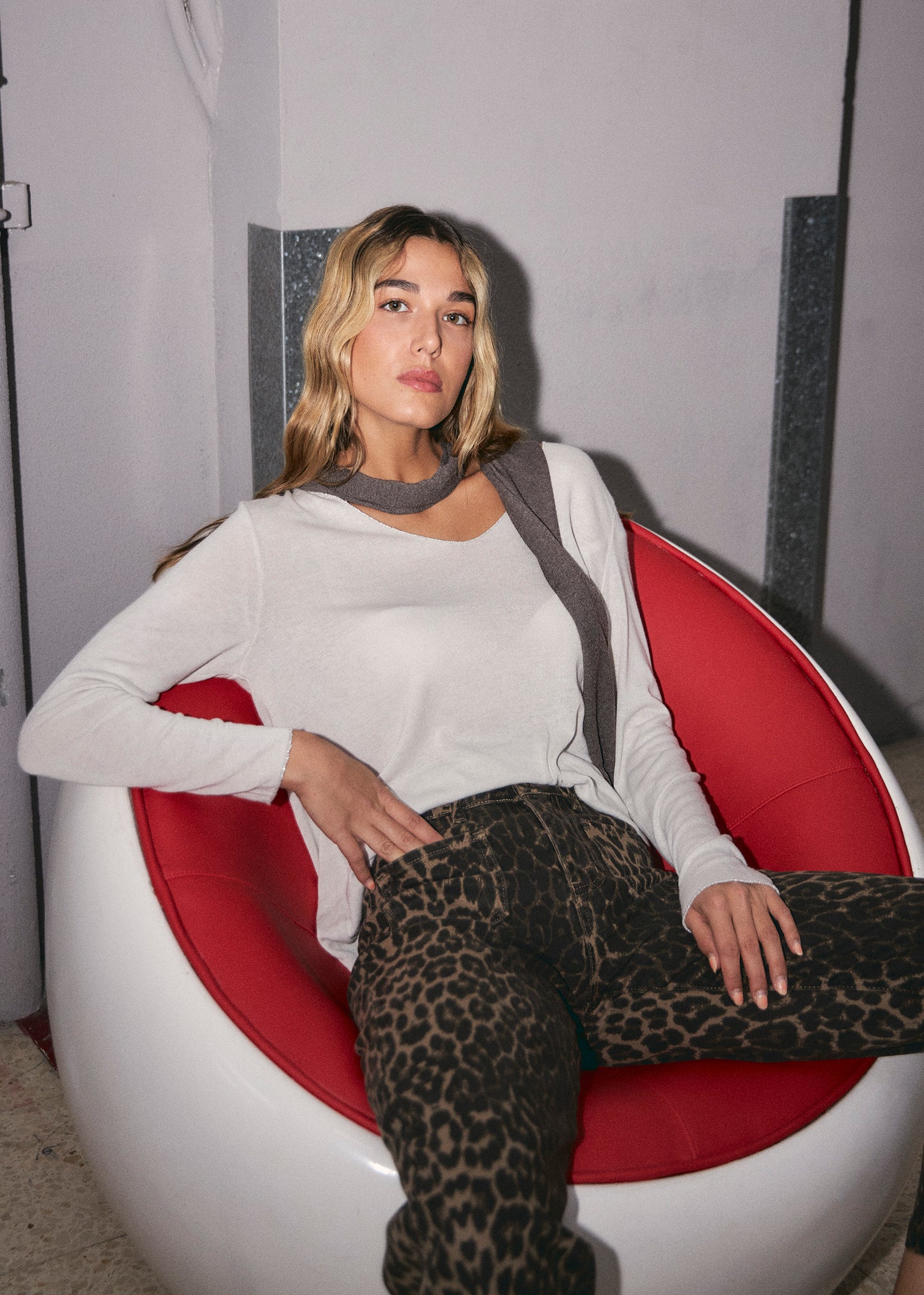 Silver pointed collar t-shirt