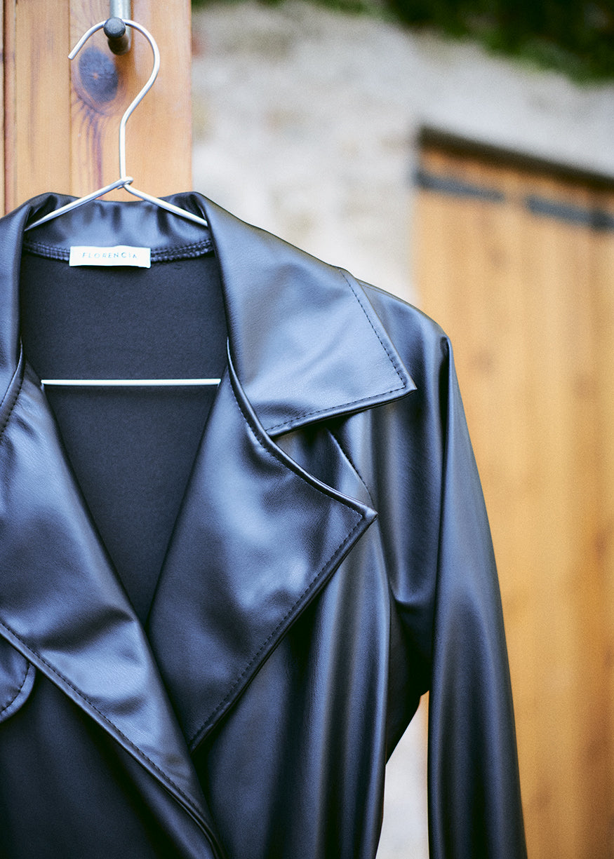 Gabardina efecto piel