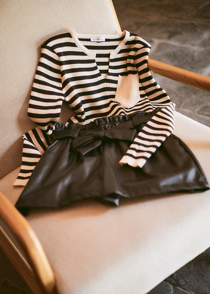Belted leather effect Bermuda shorts