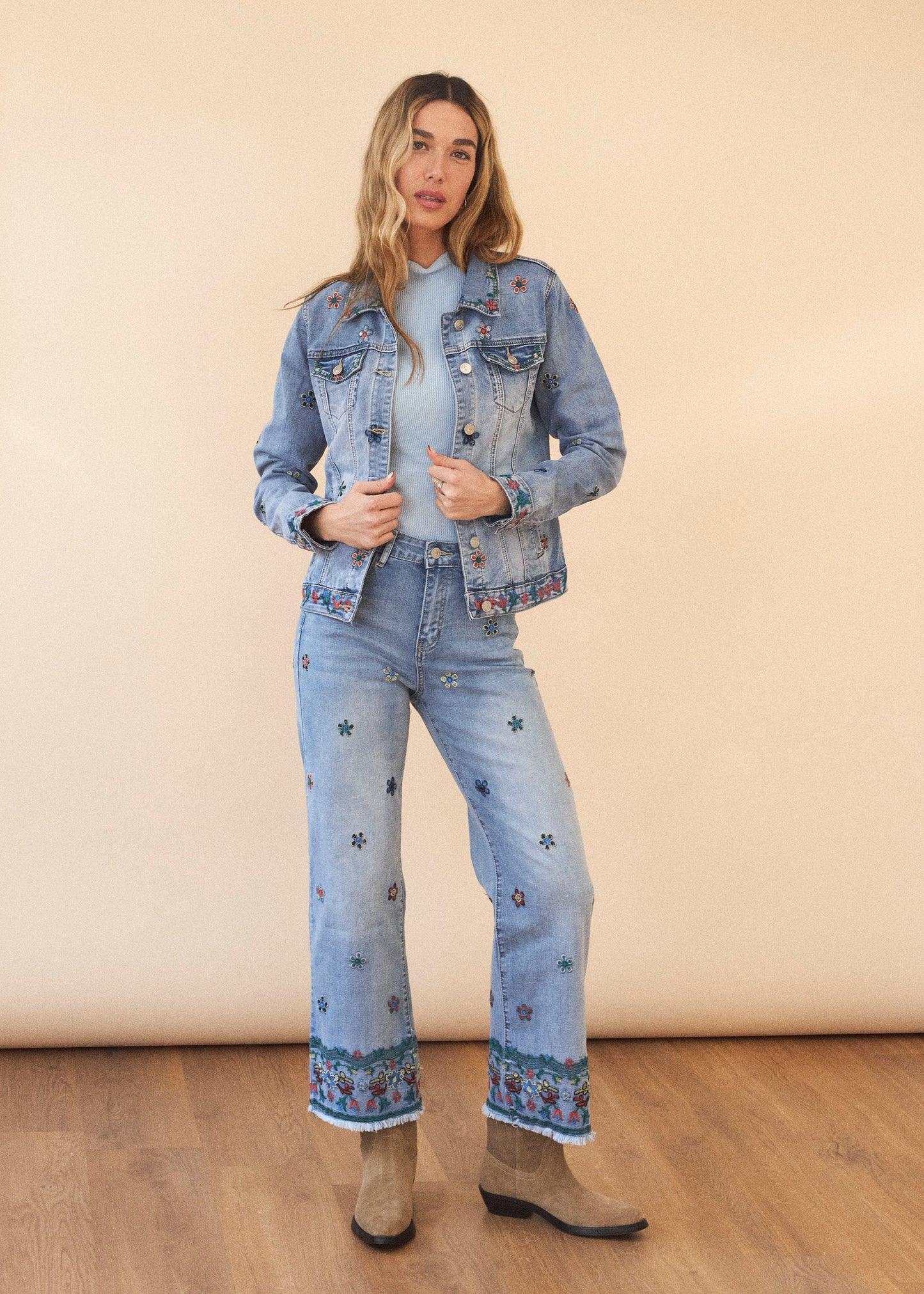 Jeans rectos bordados