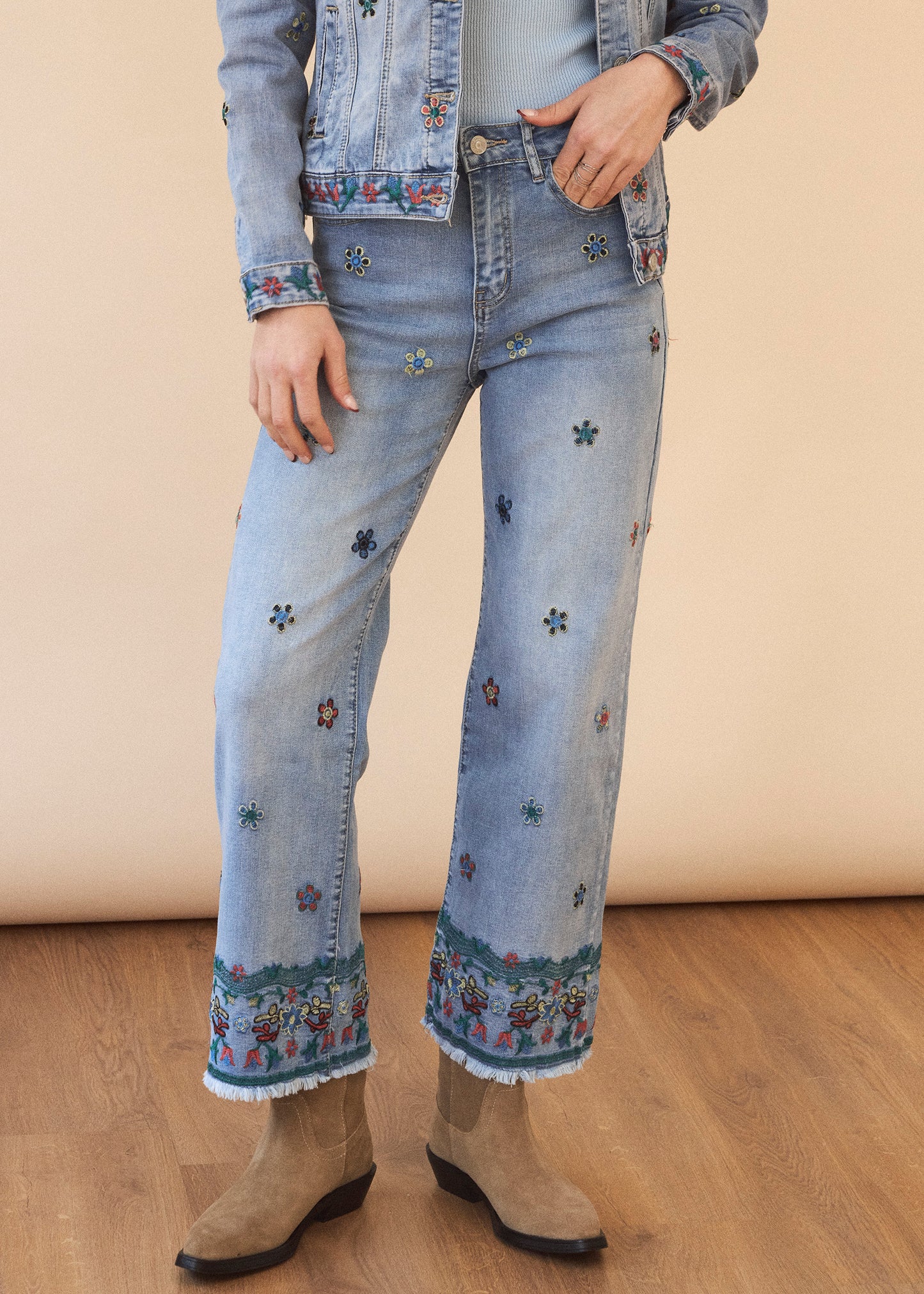 Jeans rectos bordados