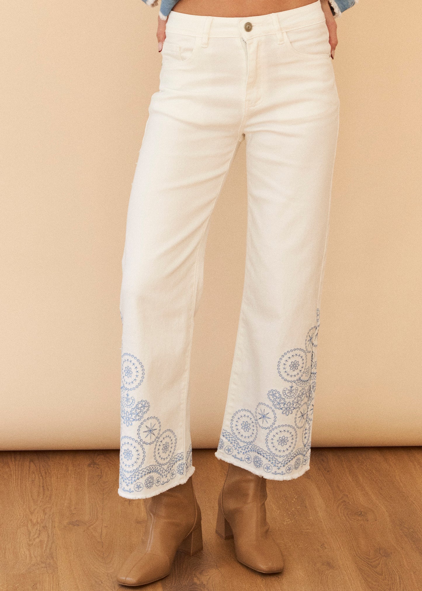 Jeans rectos bordados