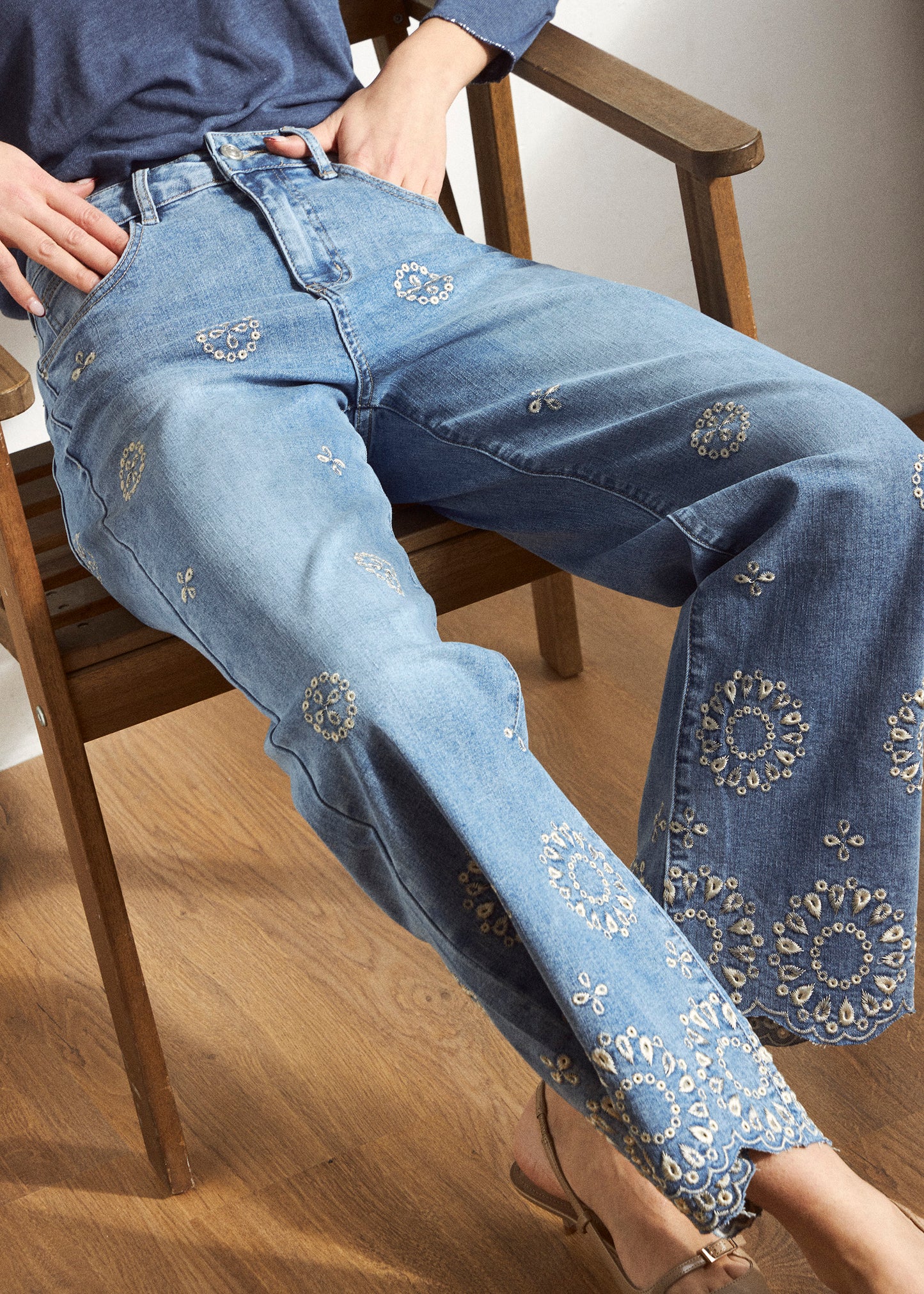 Jeans bordados rectos