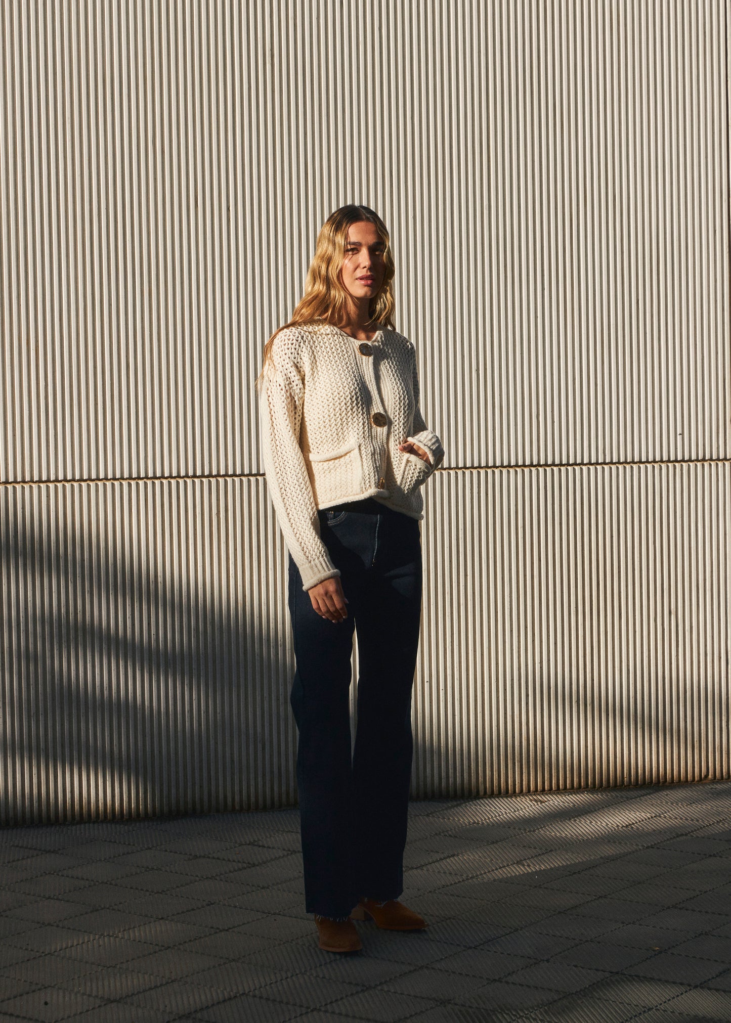Short cardigan with pockets