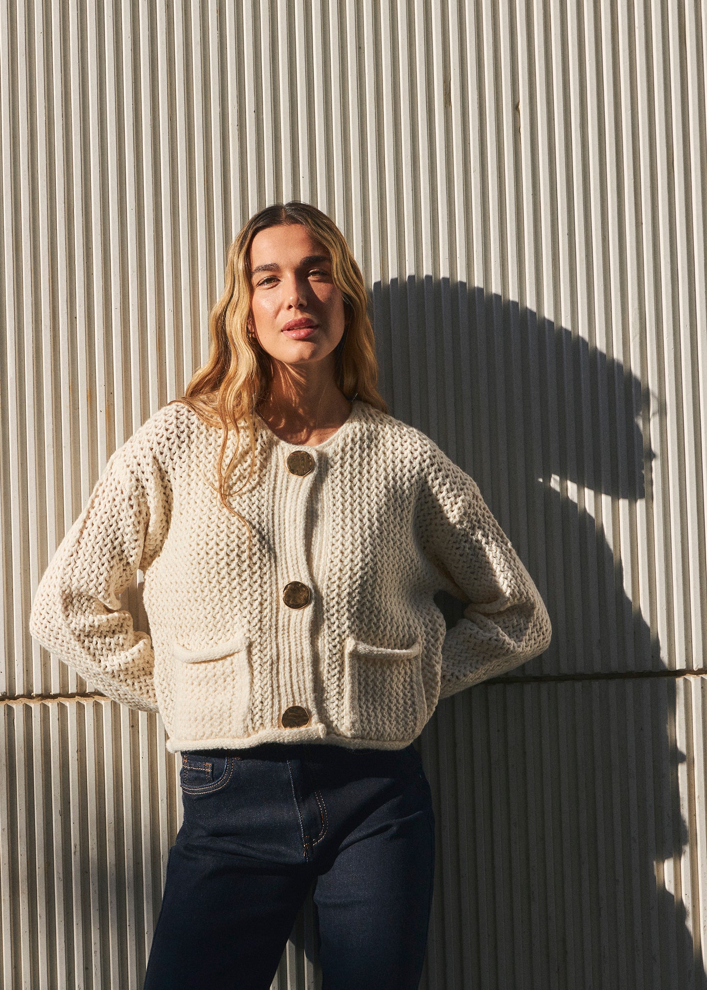 Short cardigan with pockets