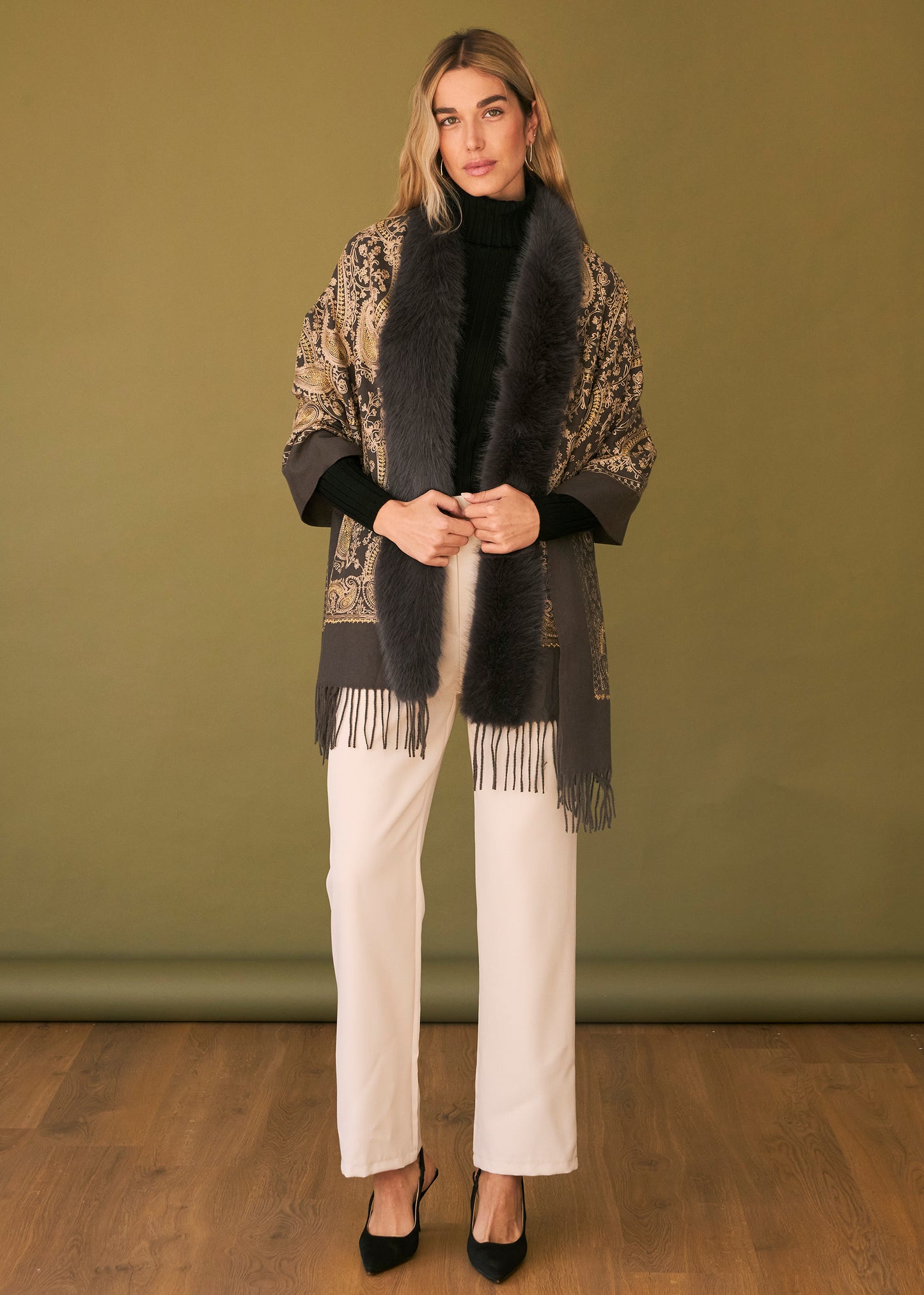 Embroidered shawl with fur effect