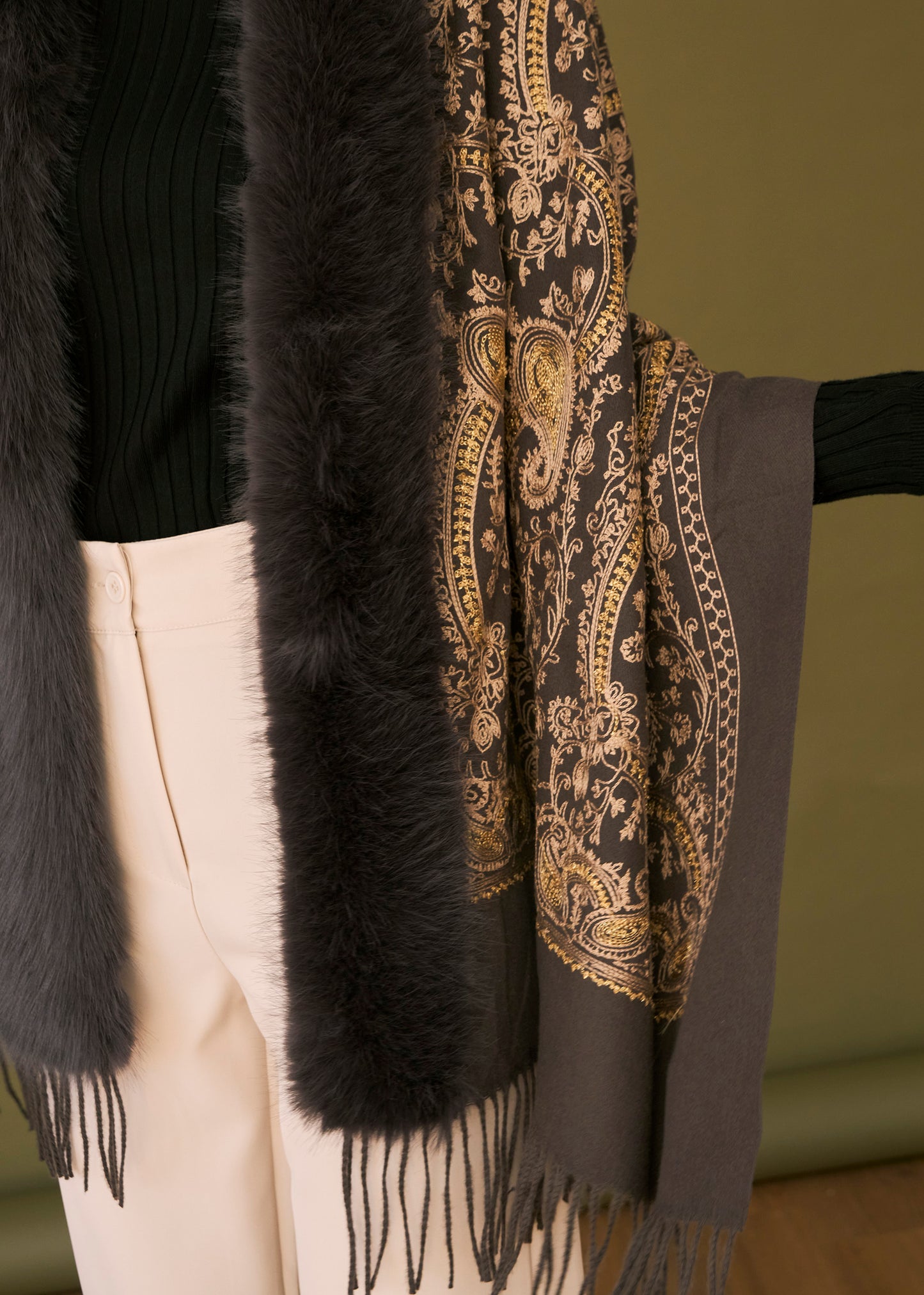 Embroidered shawl with fur effect