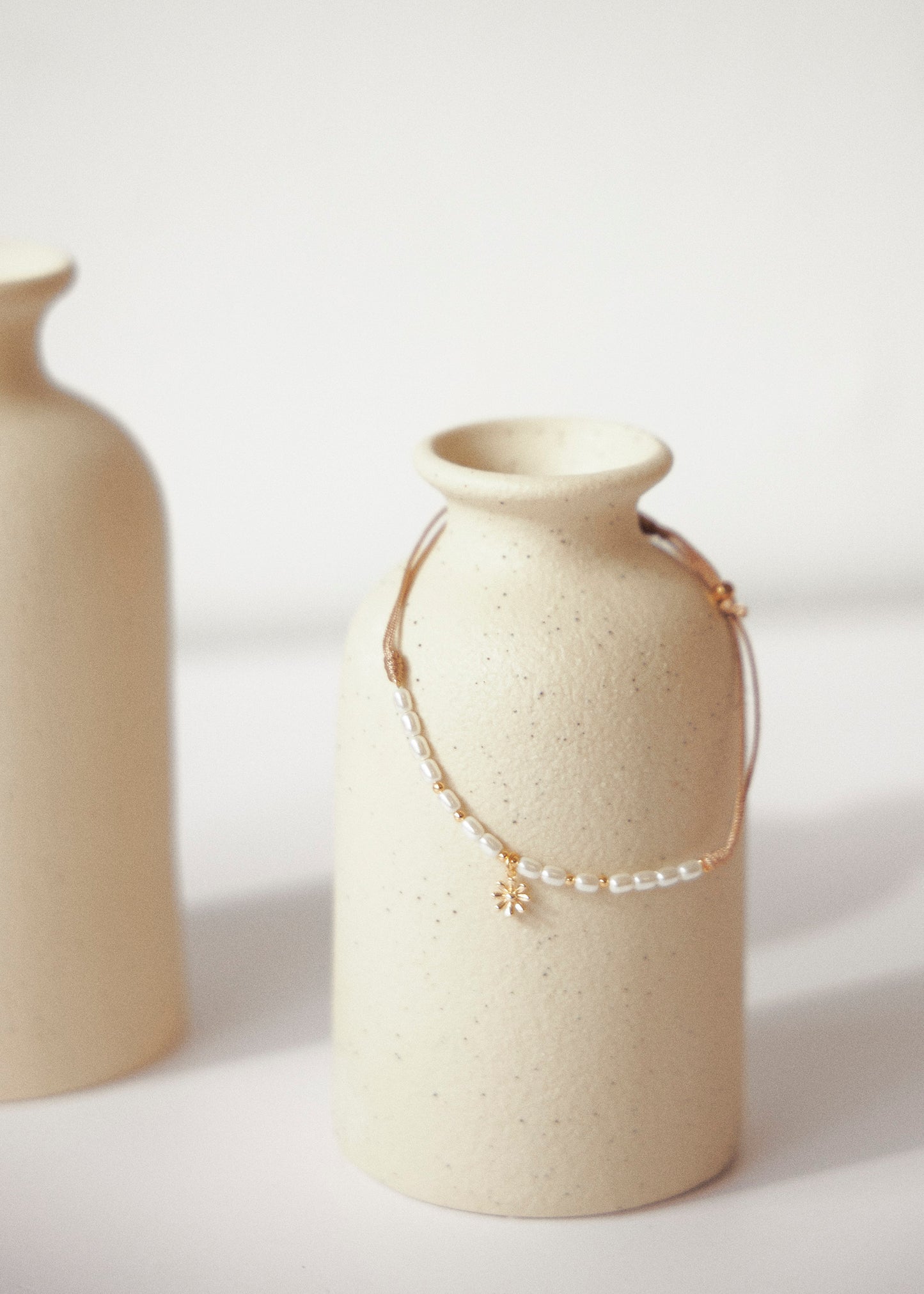 Flower and pearl bracelet