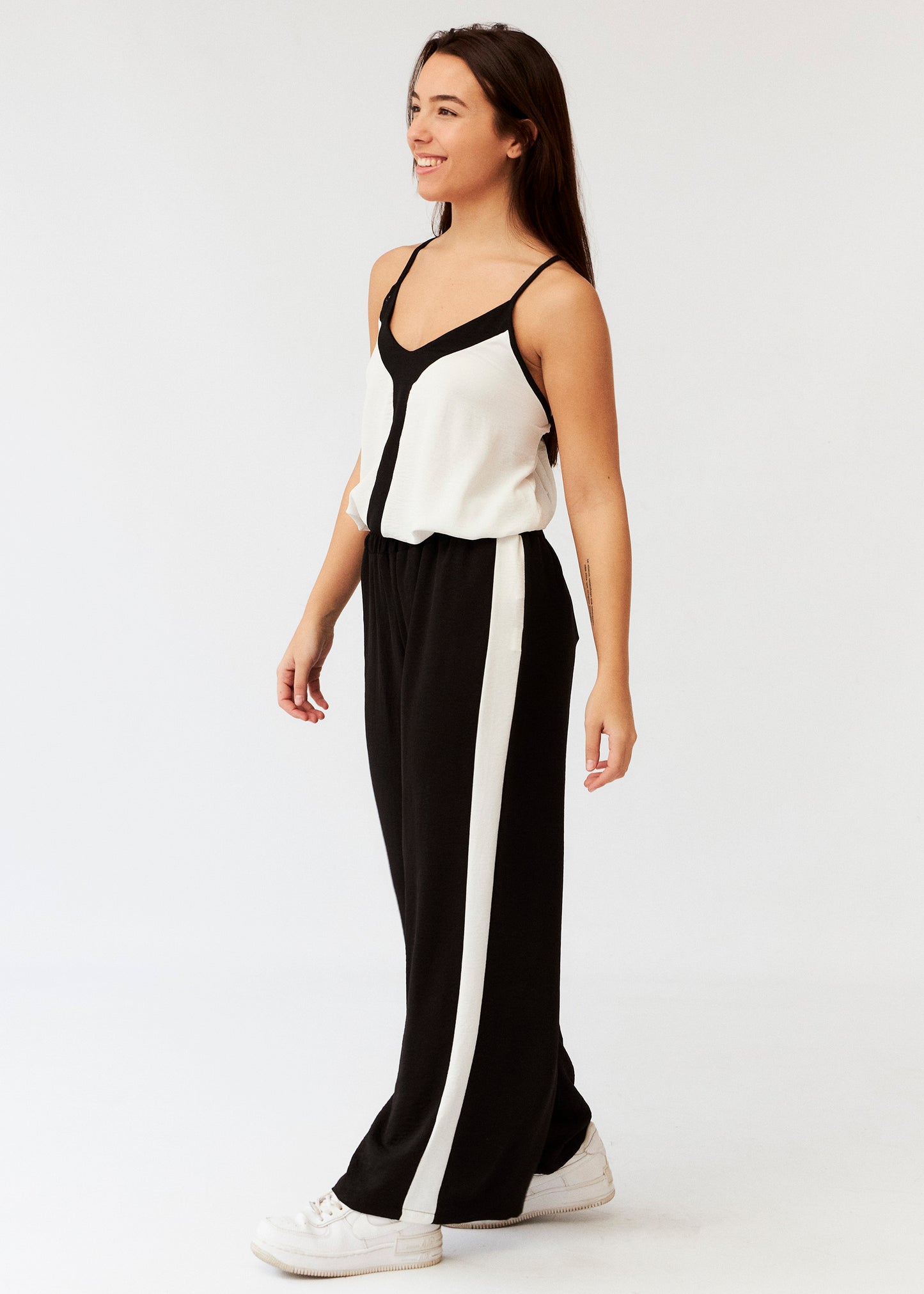 Contrast strap top