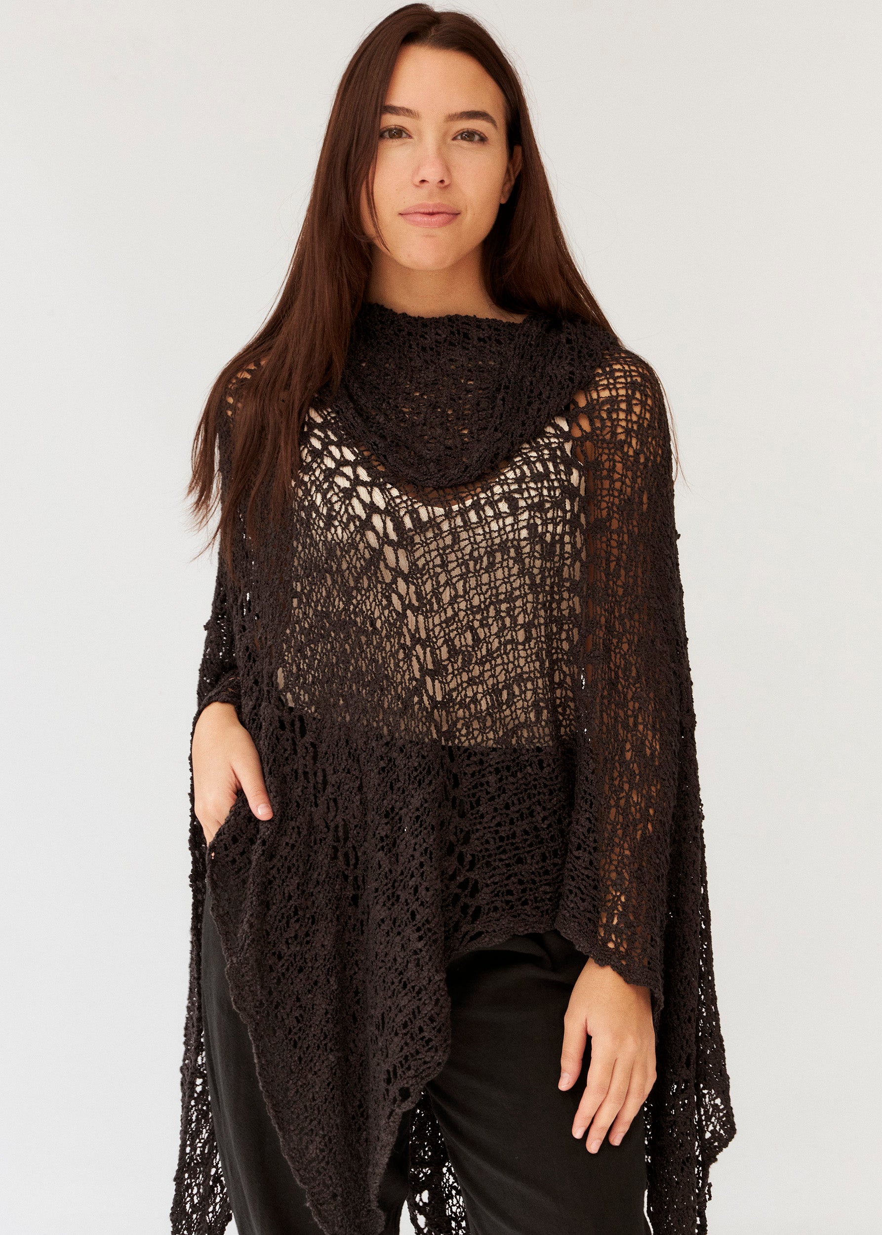 Poncho Chaleco Basico A Crochet Openwork Poncho – Florencia
