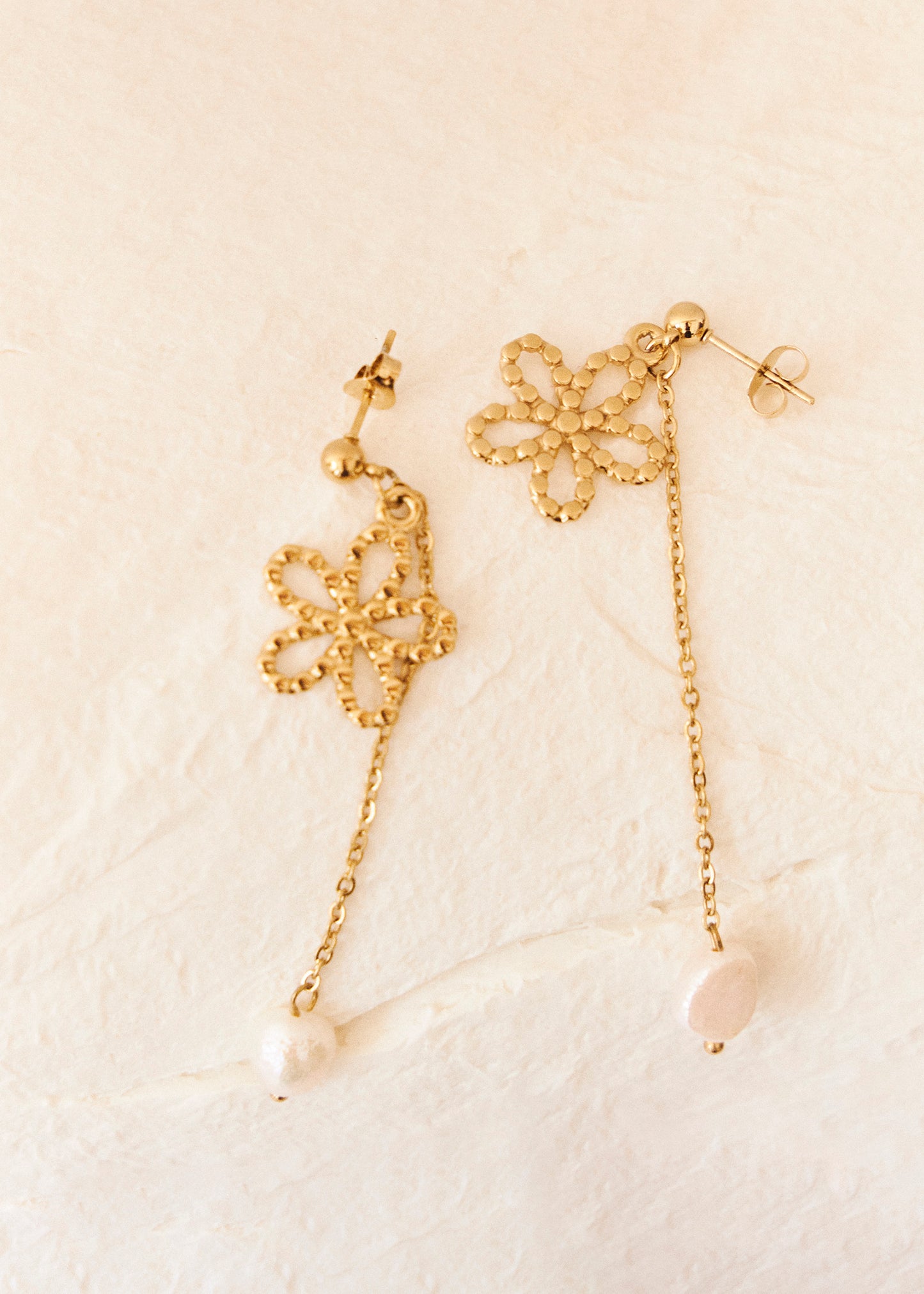 Flower and pearl earrings