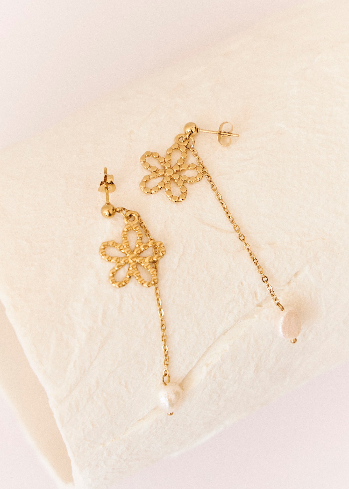 Flower and pearl earrings