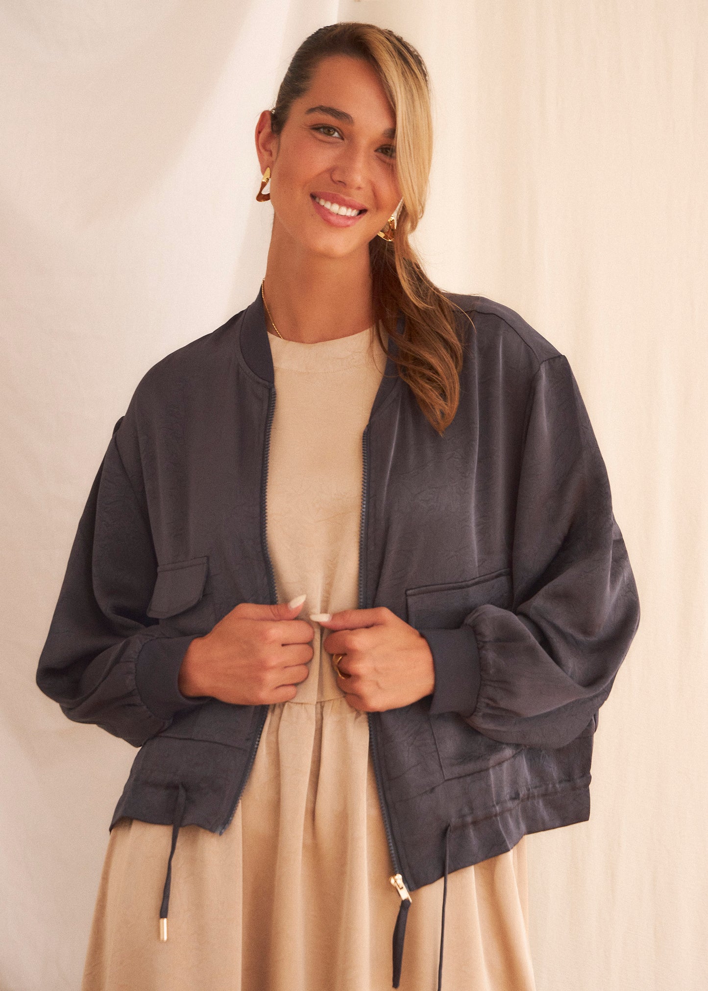 Plain bomber
