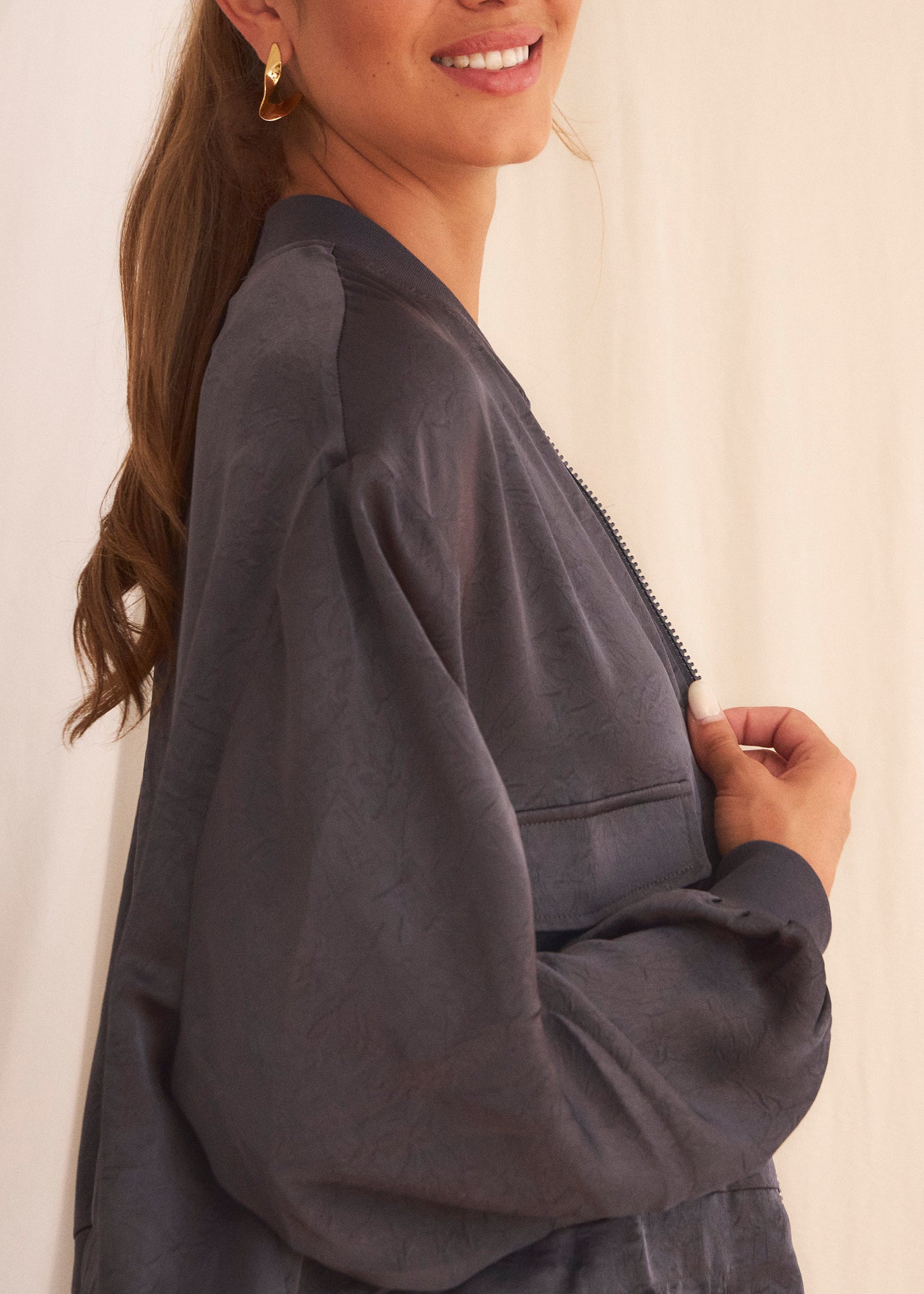 Plain bomber