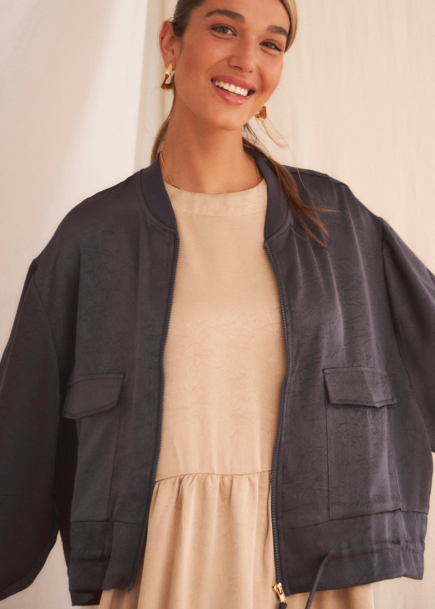 Plain bomber