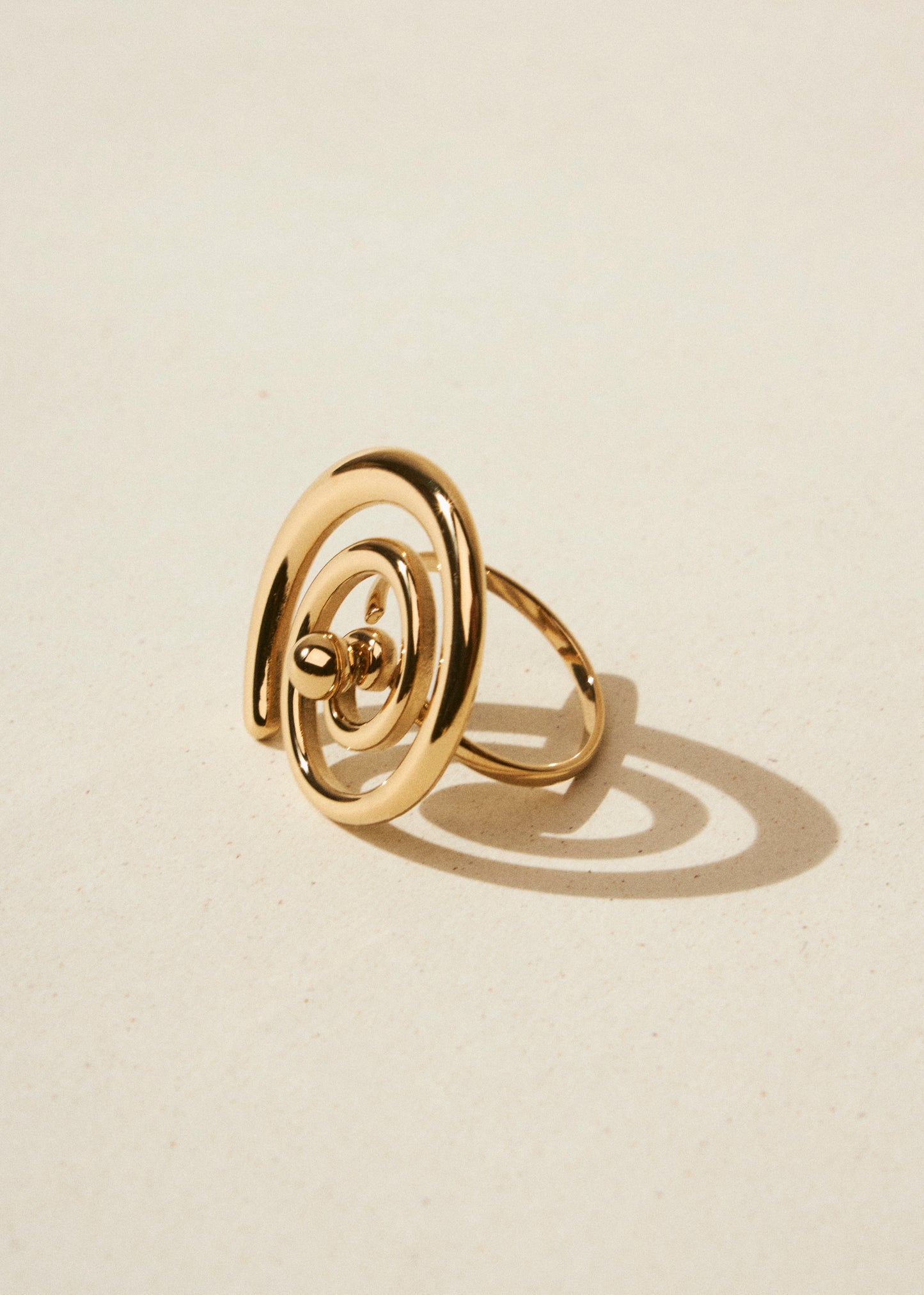 Anillo espiral circular