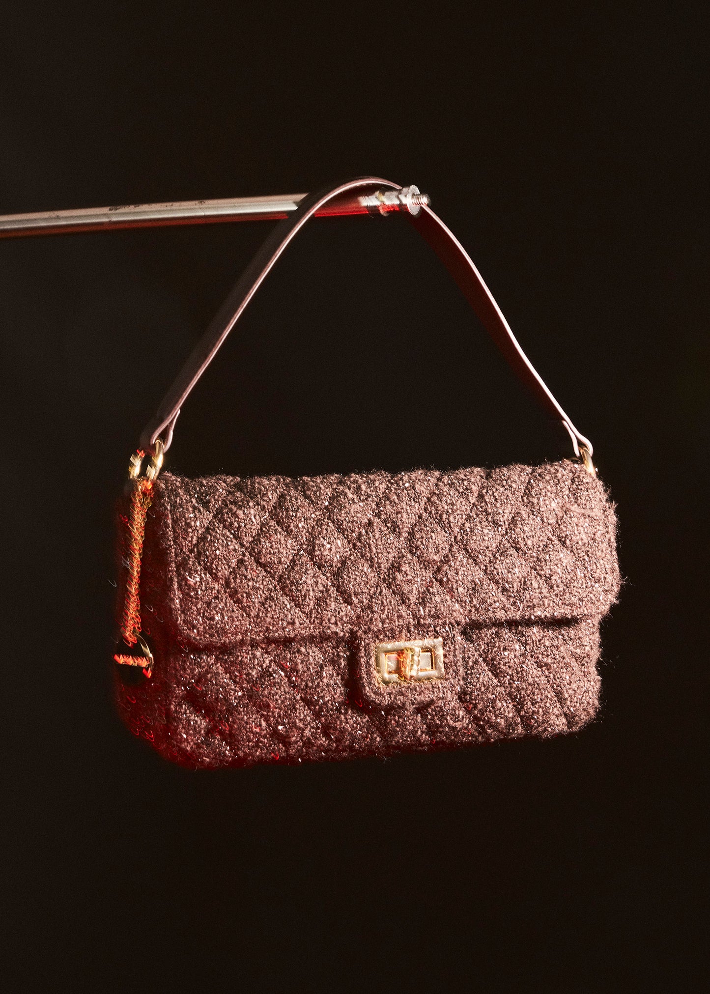 Bolso acolchado brillos