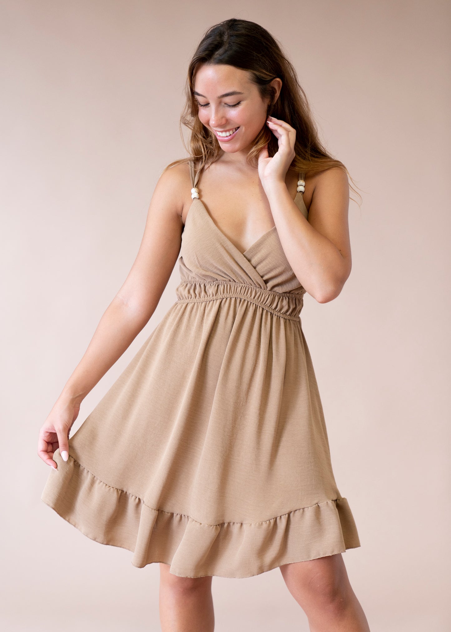 Vestido abalorios fluido corto