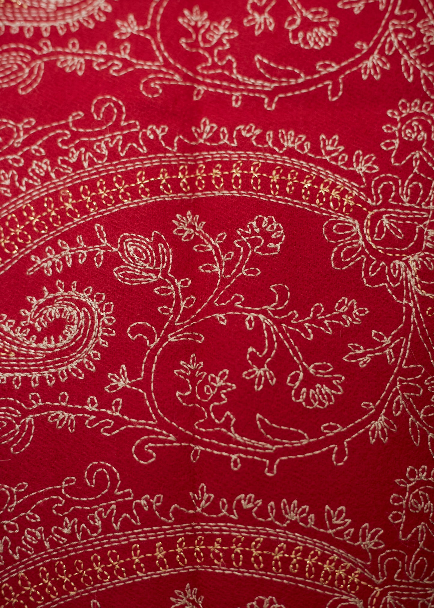 Embroidered shawl with fur effect