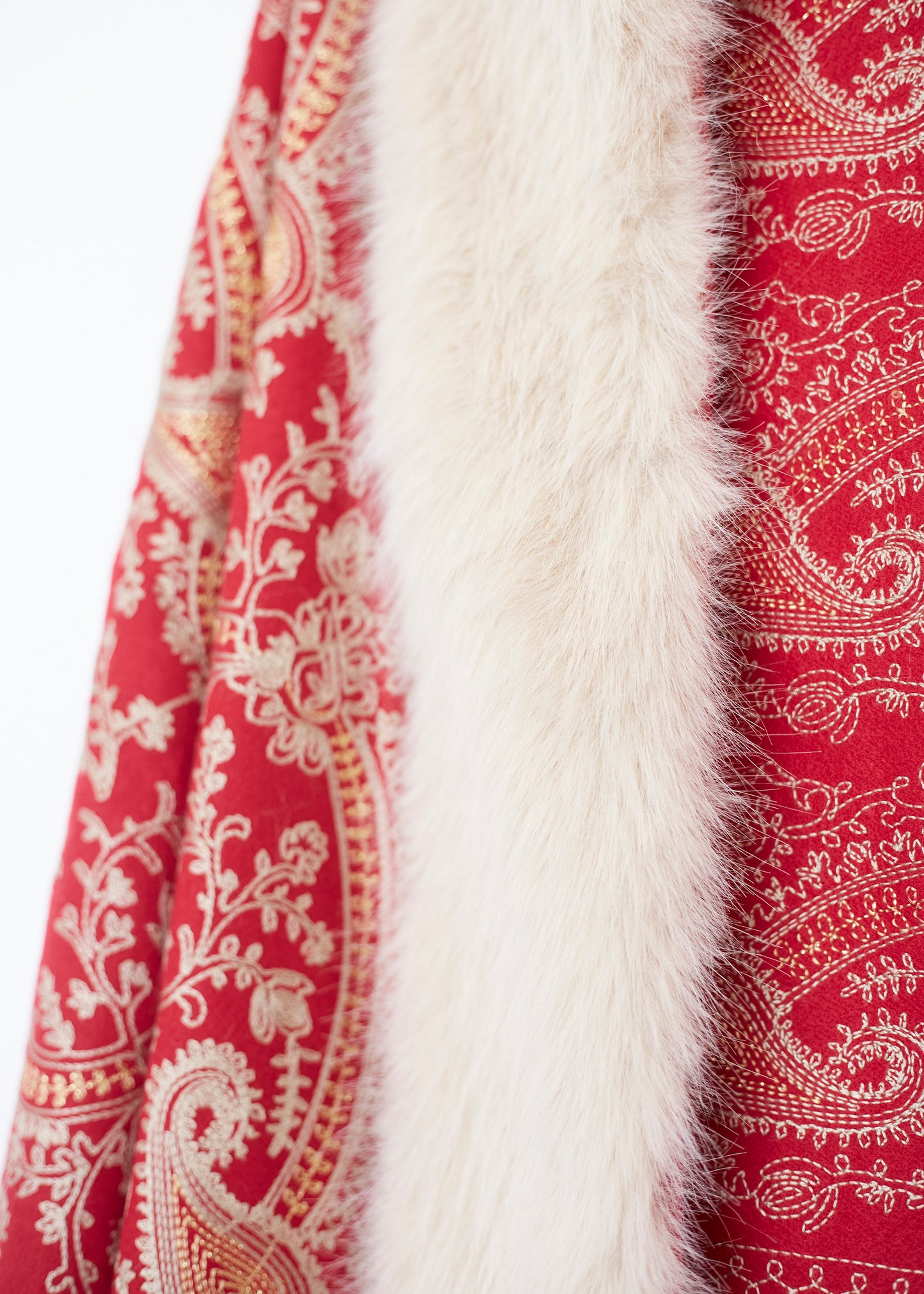 Embroidered shawl with fur effect