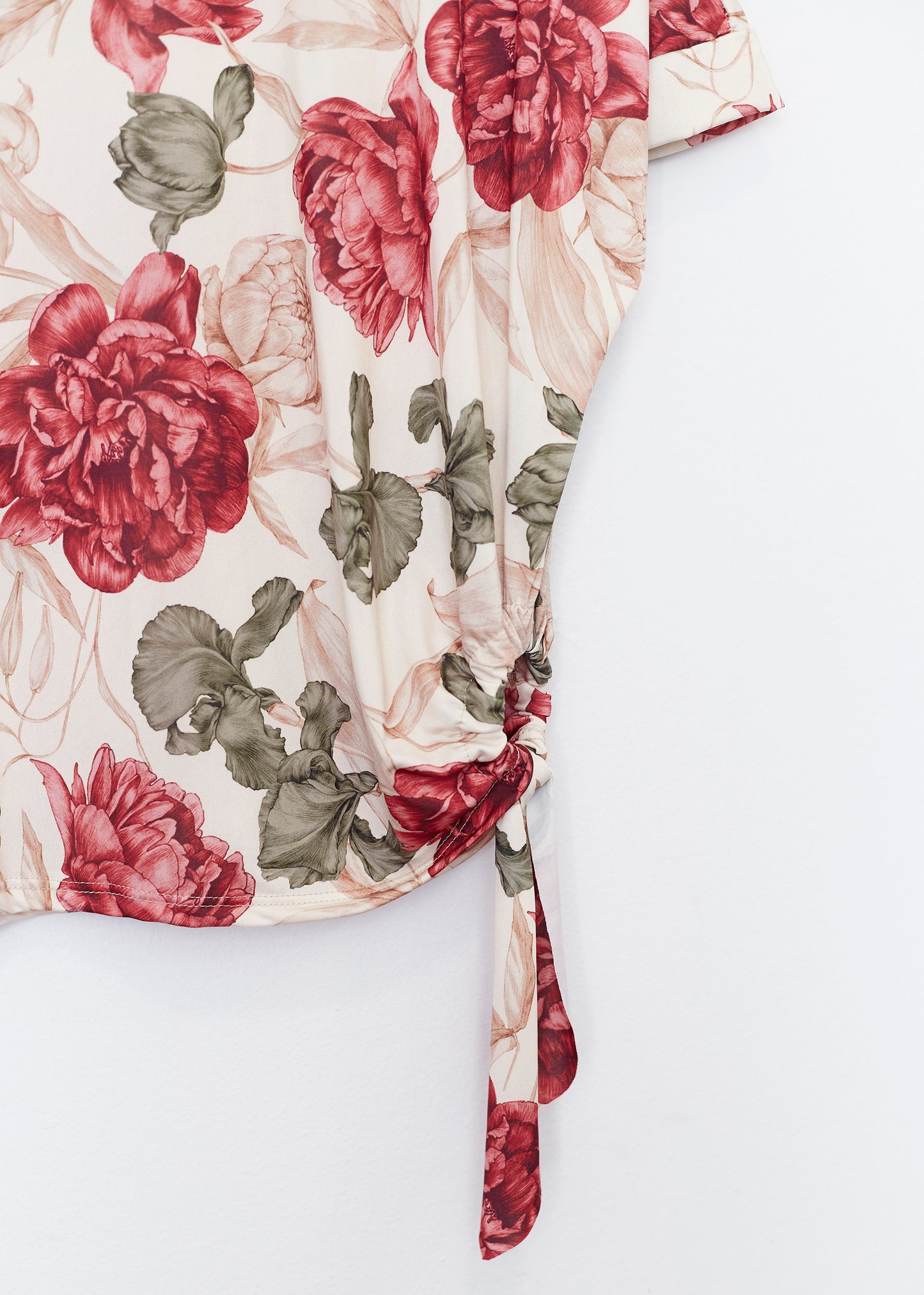 Floral ring T-shirt