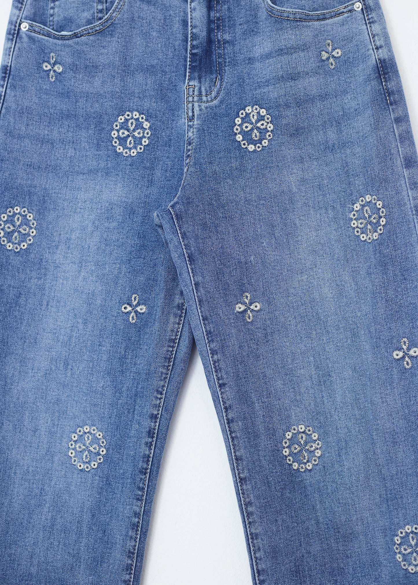 Jeans bordados rectos