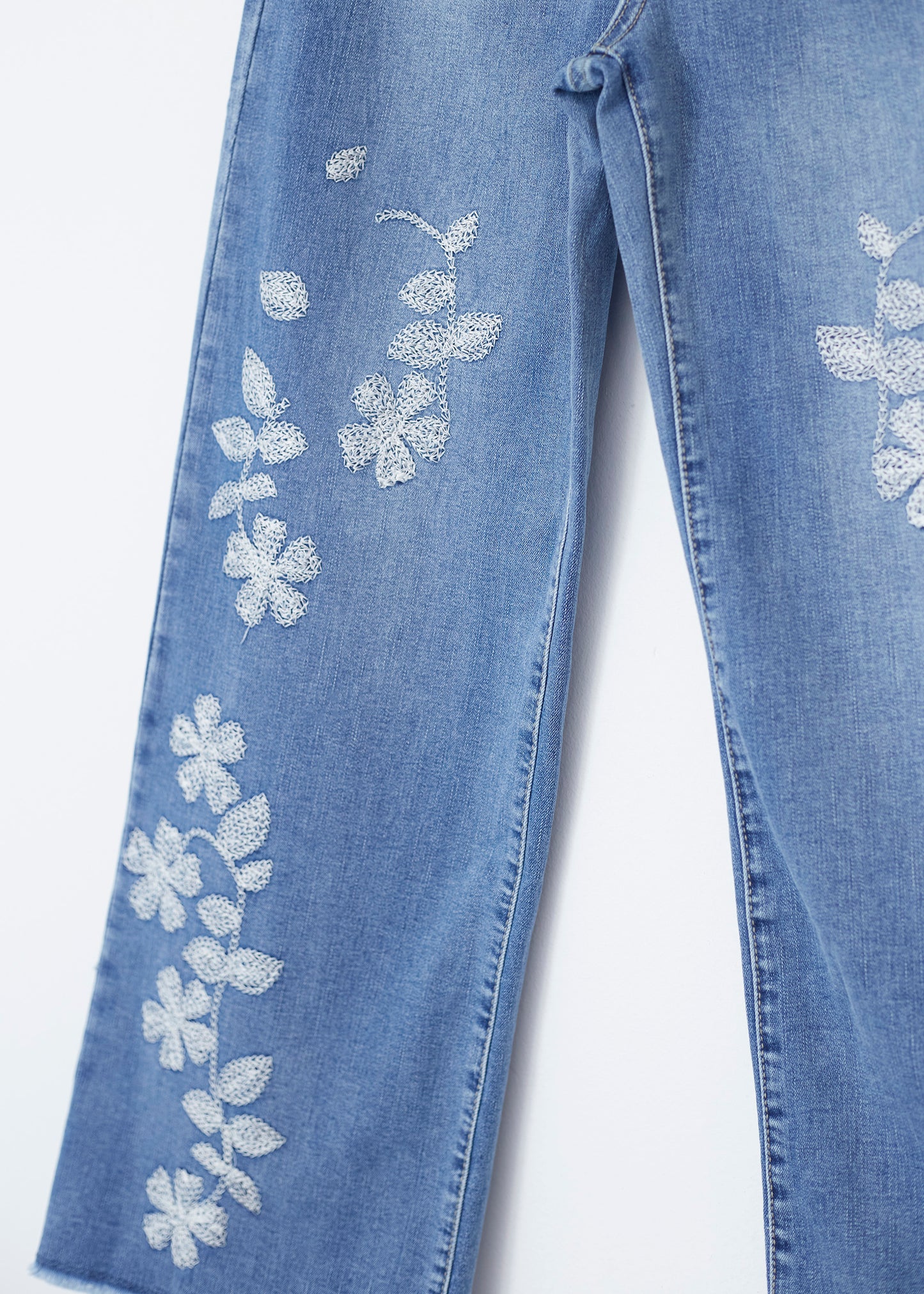 Jeans bordados rectos