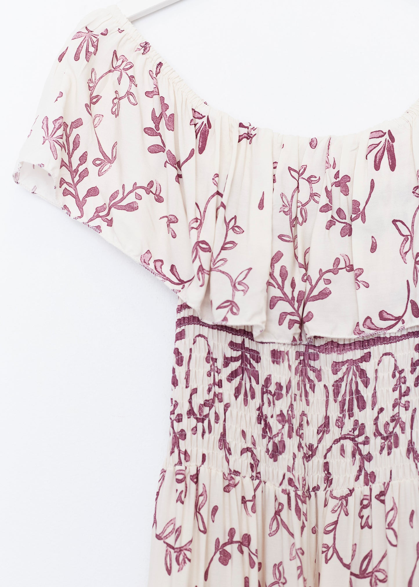 Vestido fruncido ramas