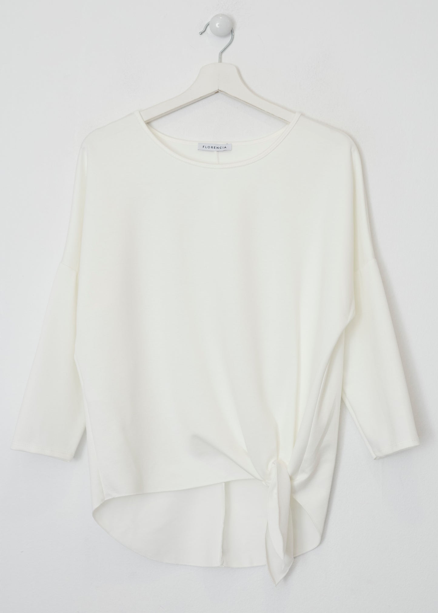 Camiseta nudo cuello redondo