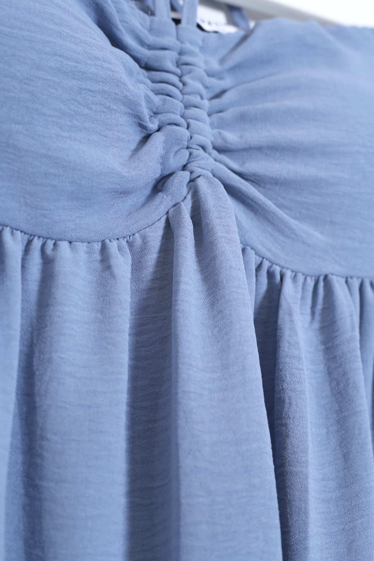 Vestido fluido fruncido