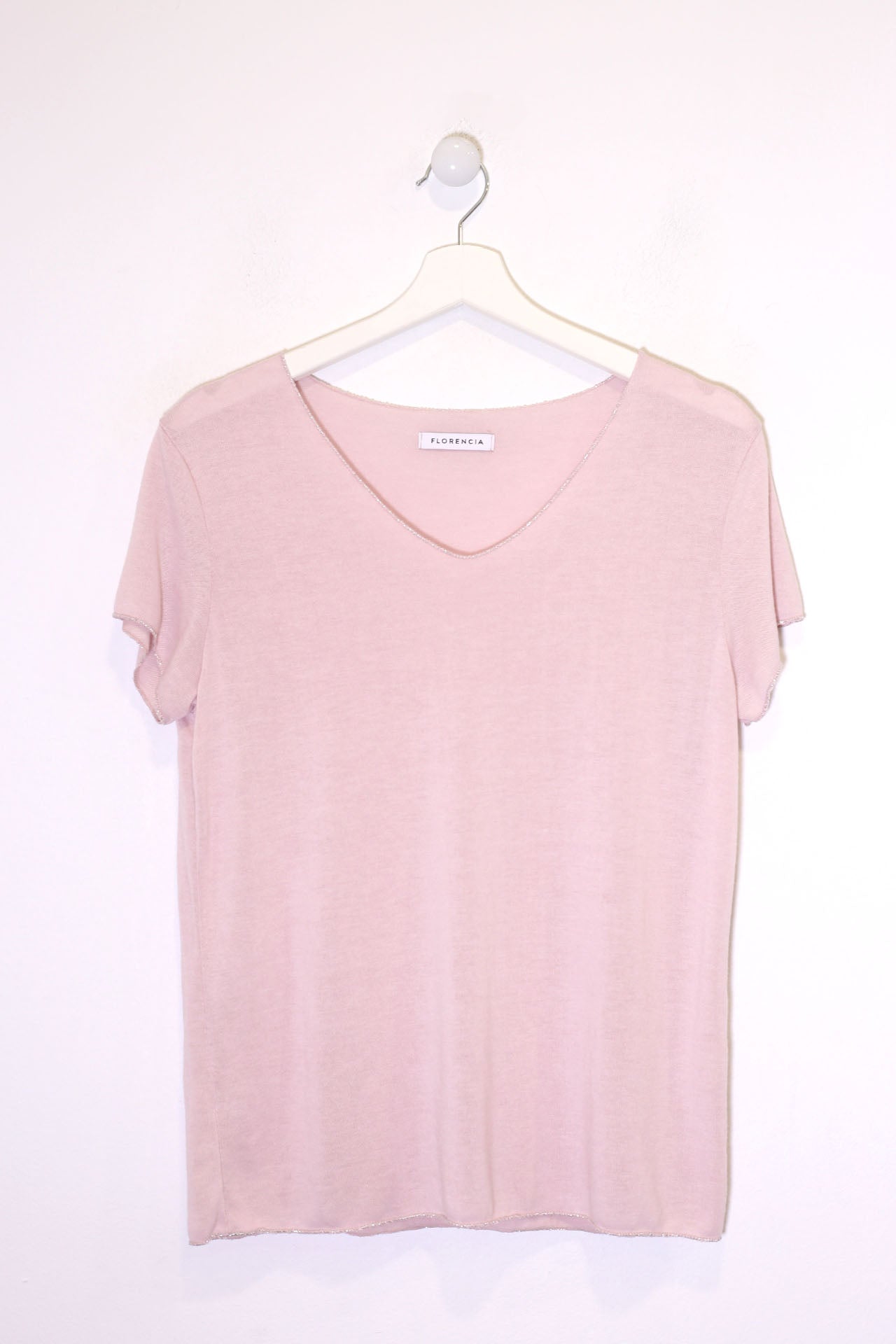 Camiseta cuello pico brillo