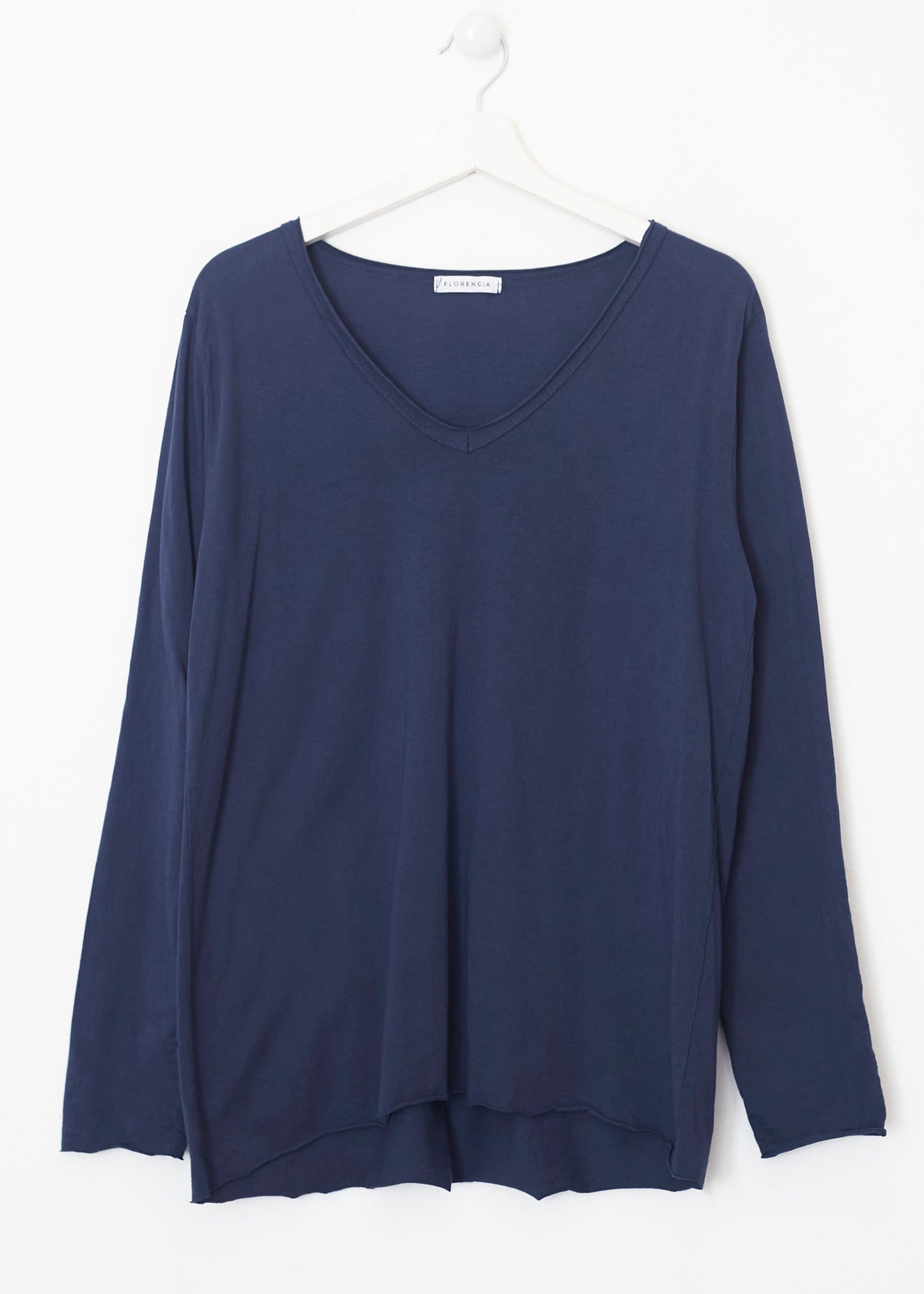 Camiseta básica cuello punta