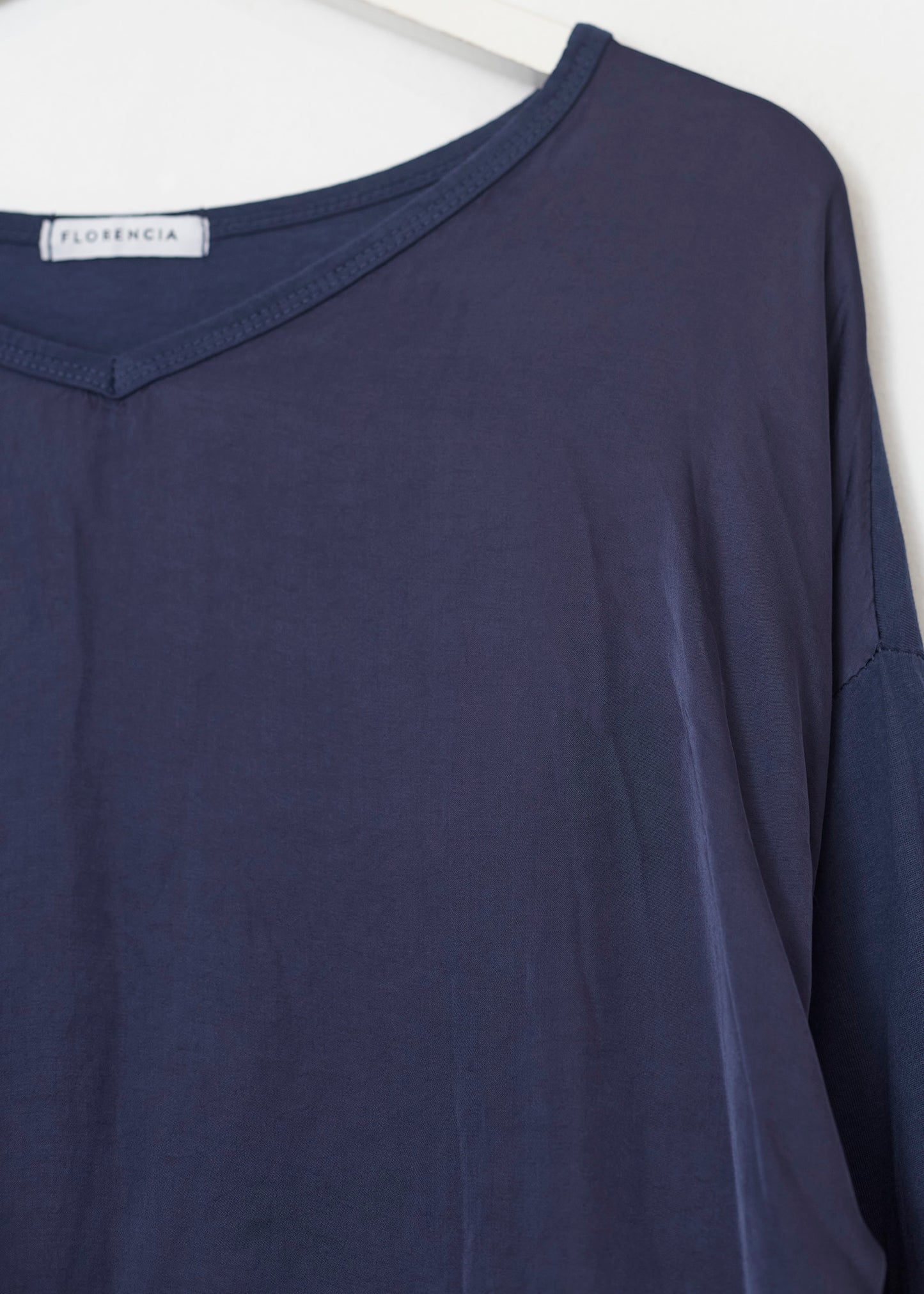 Camiseta bimateria raso cuello punta