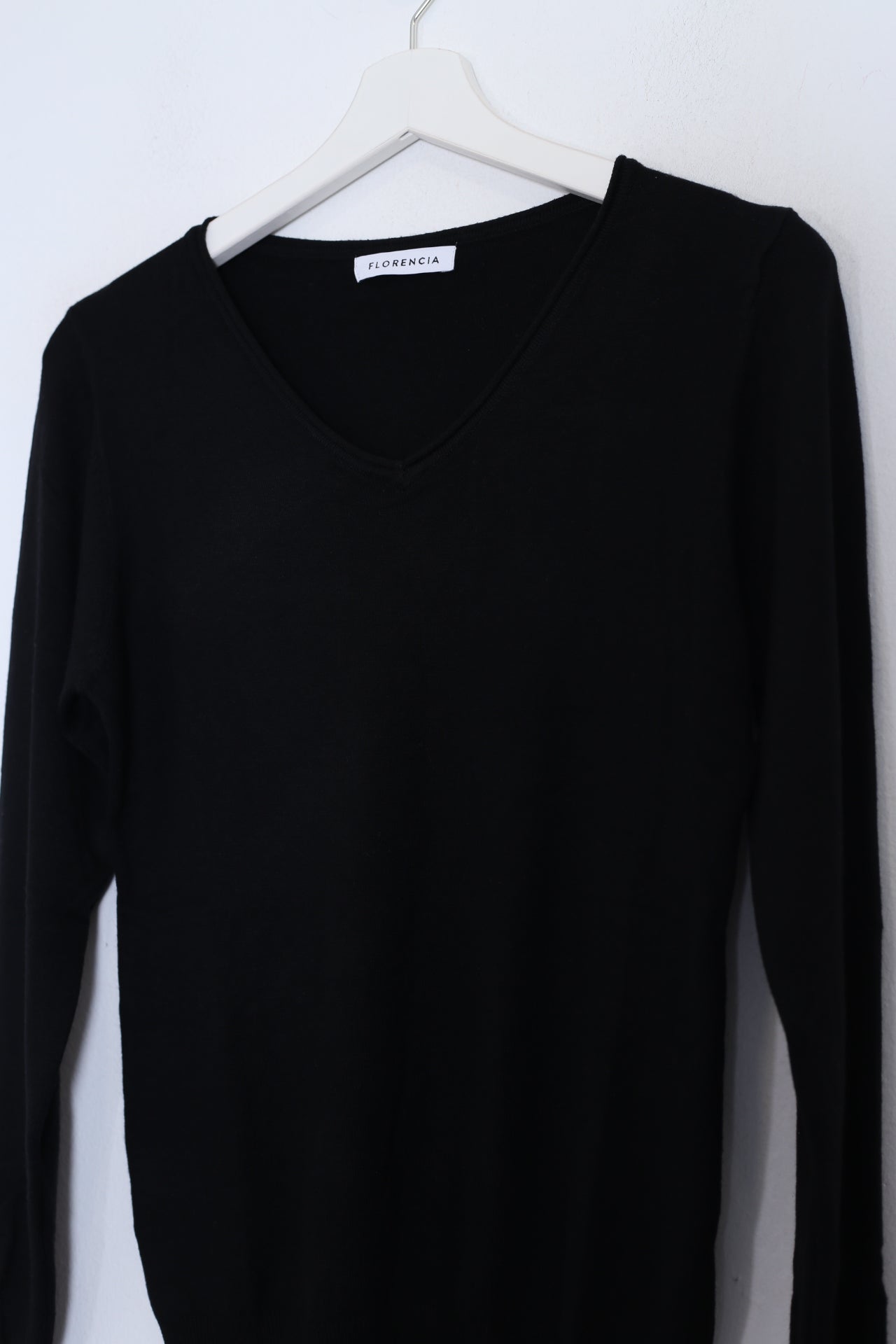 Jersey básico cuello punta