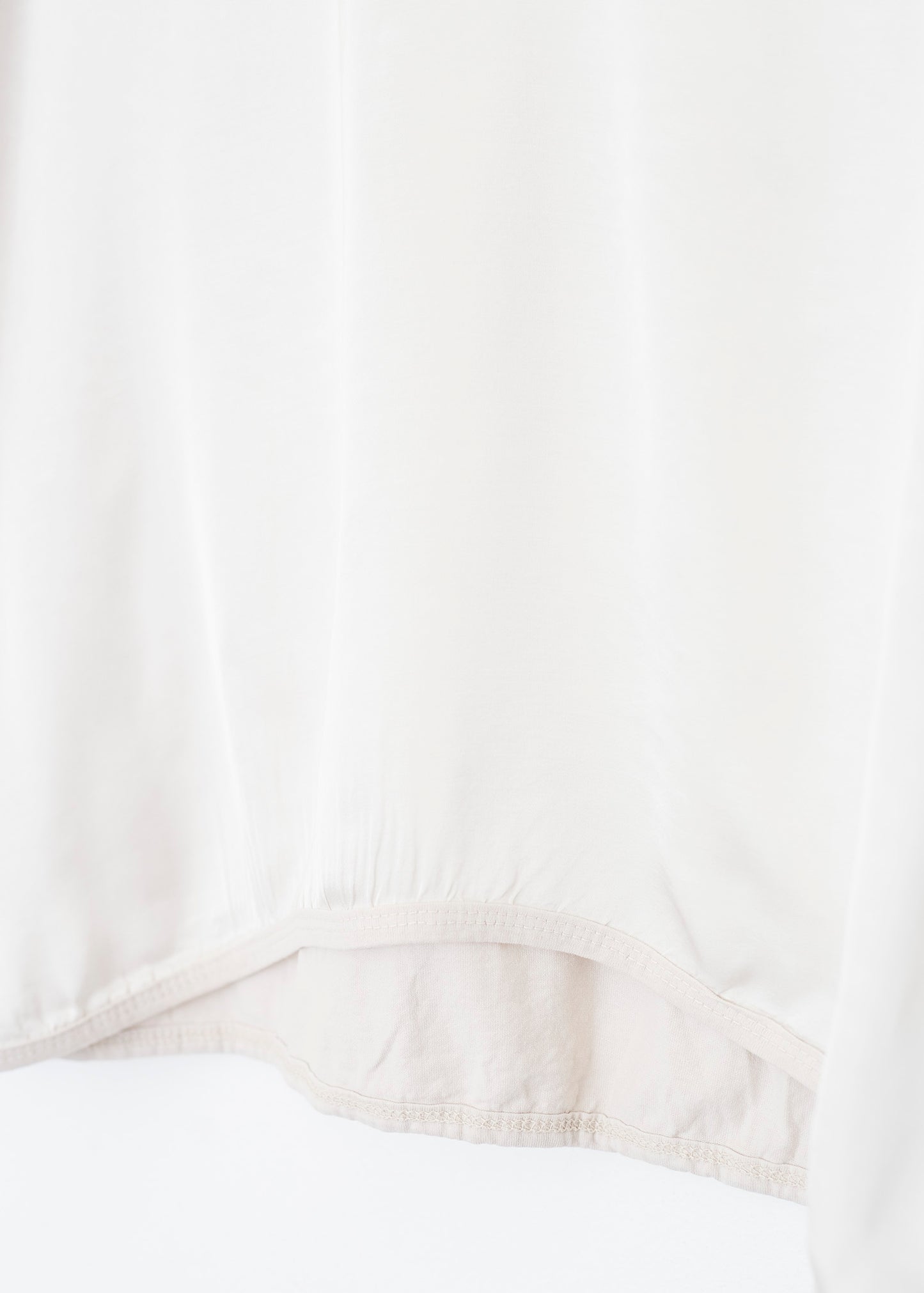 Camiseta bimateria raso cuello punta