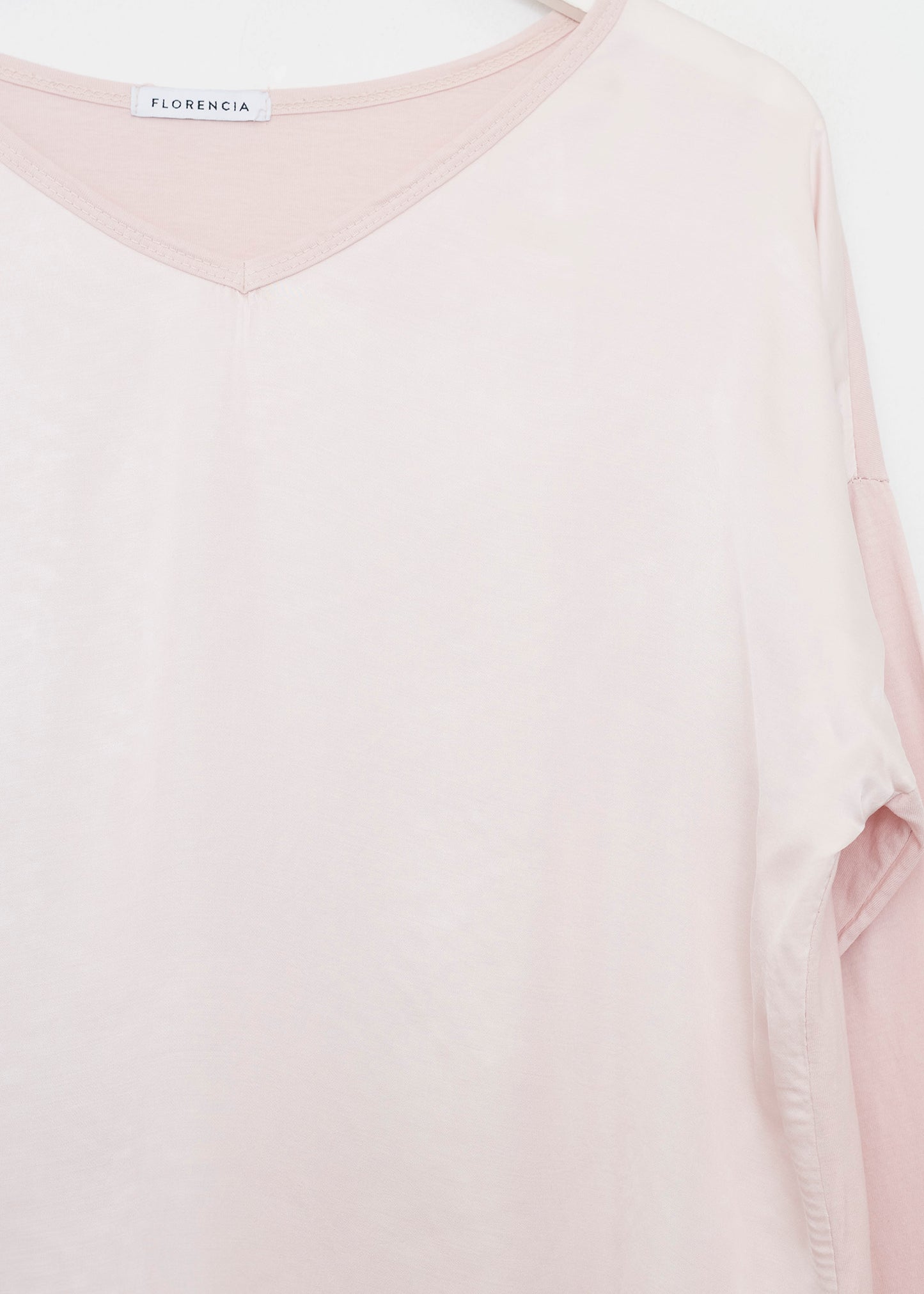 Camiseta bimateria raso cuello punta