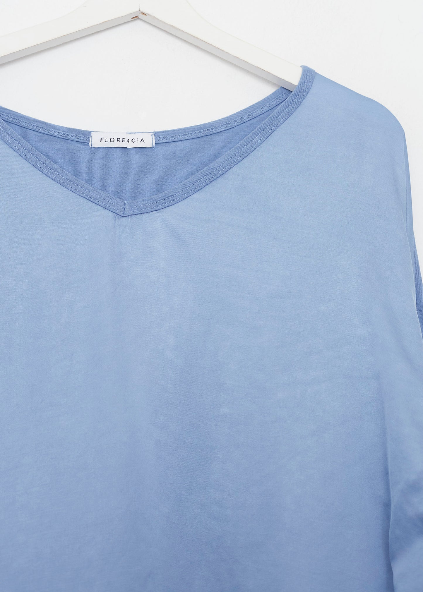 Camiseta bimateria raso cuello punta