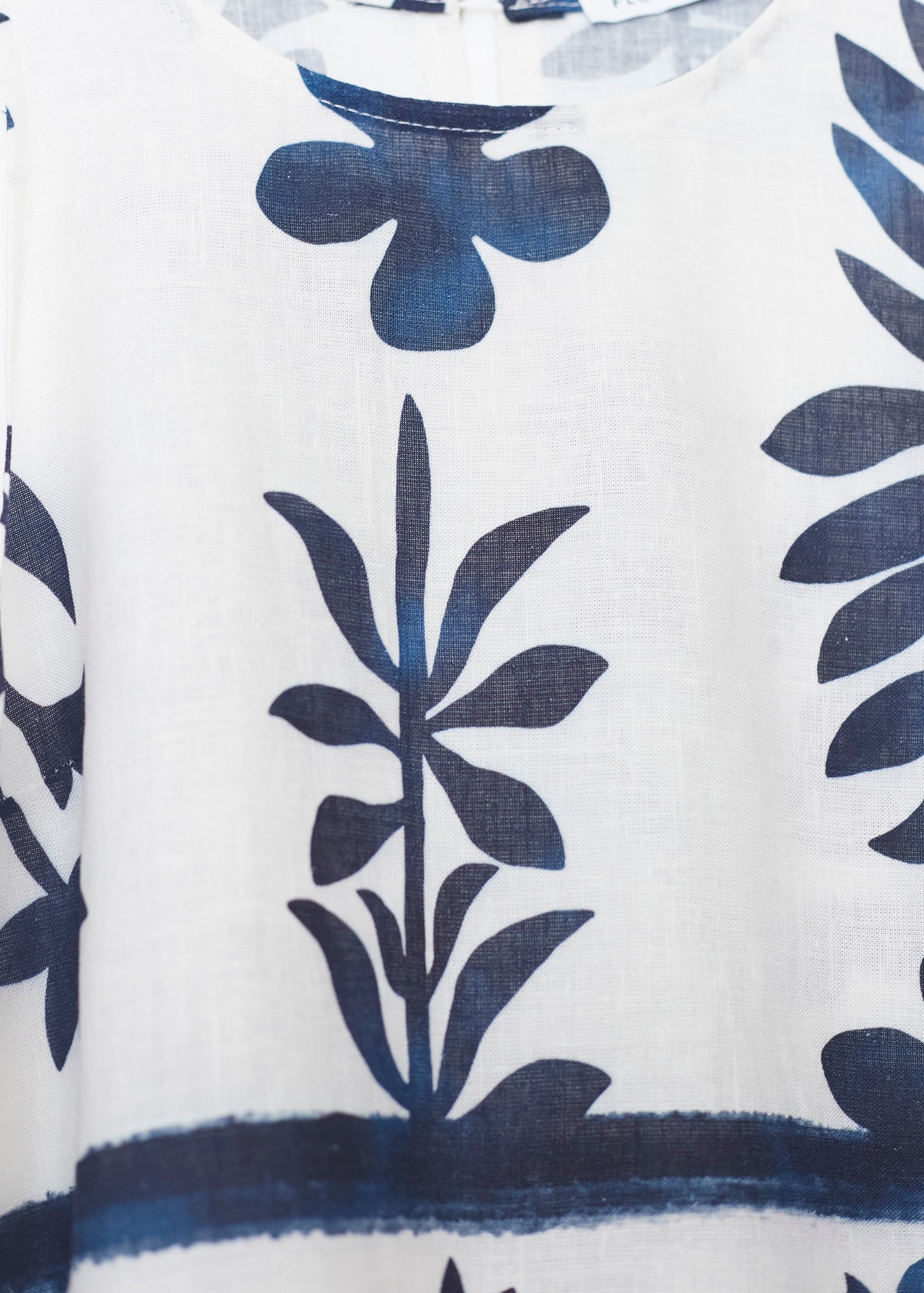 Top linen border