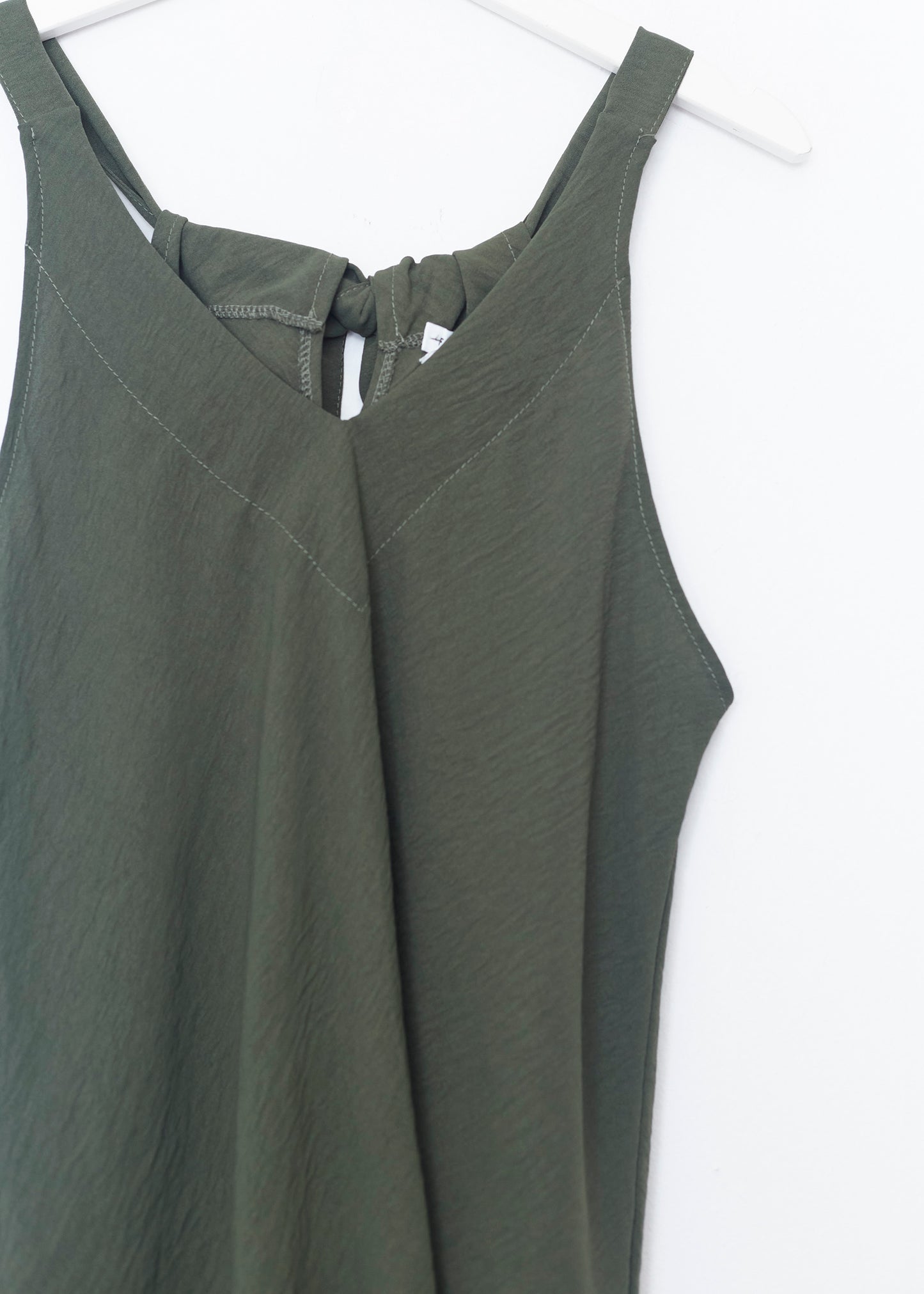 Flowy bow top