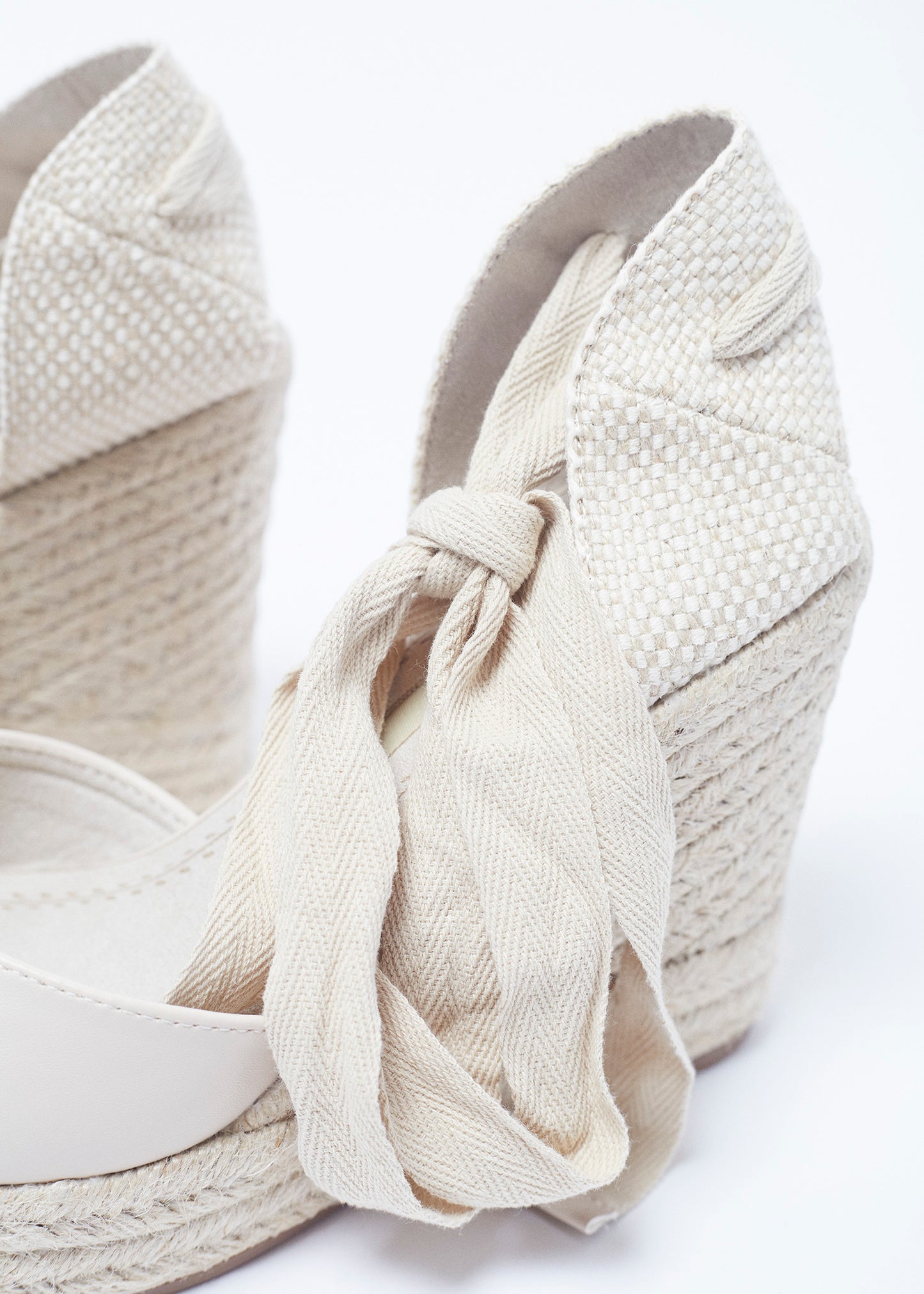 Contrast cowboy boot