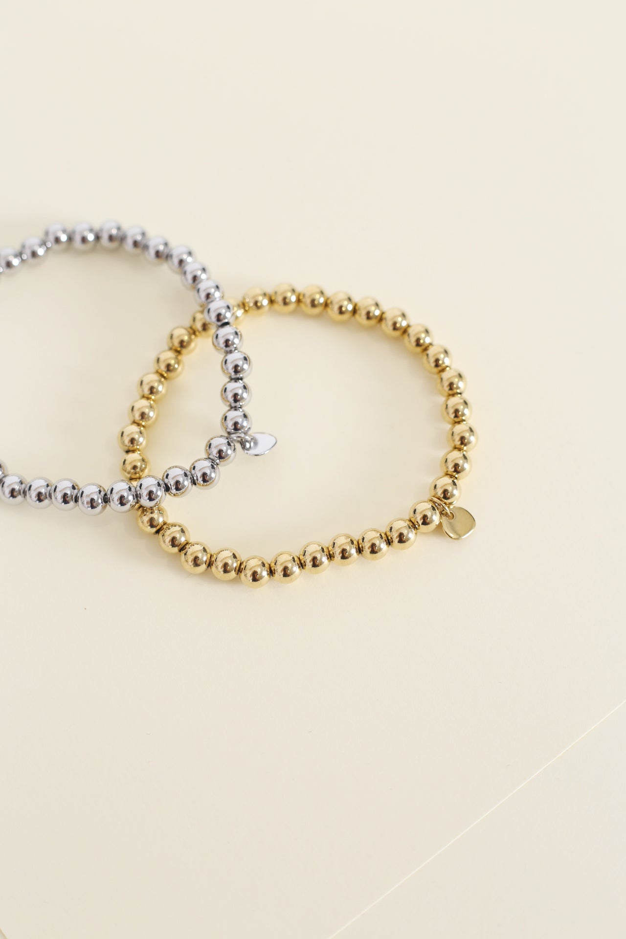 Pulsera bolitas medalla