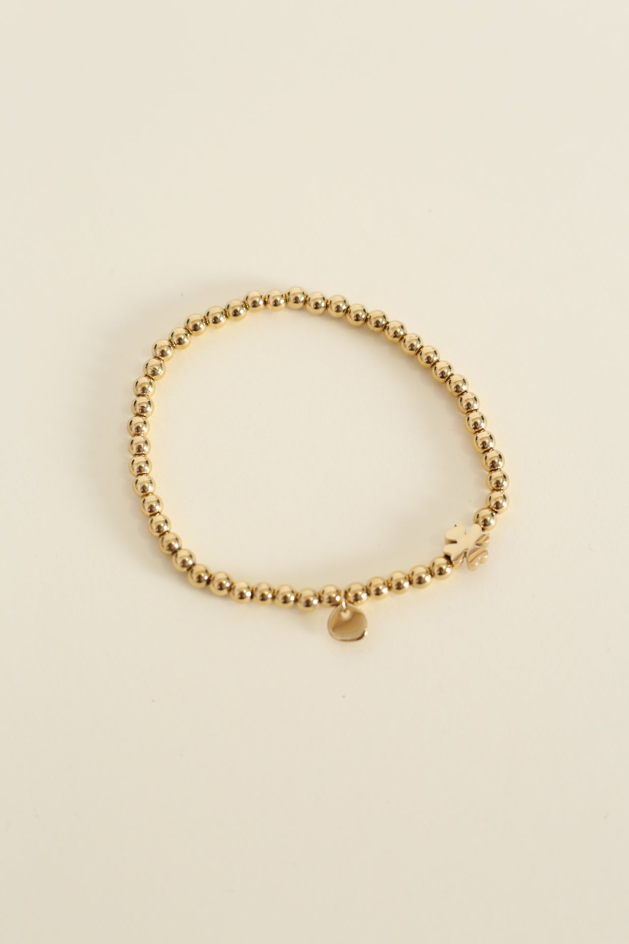 Pulsera bolitas trébol
