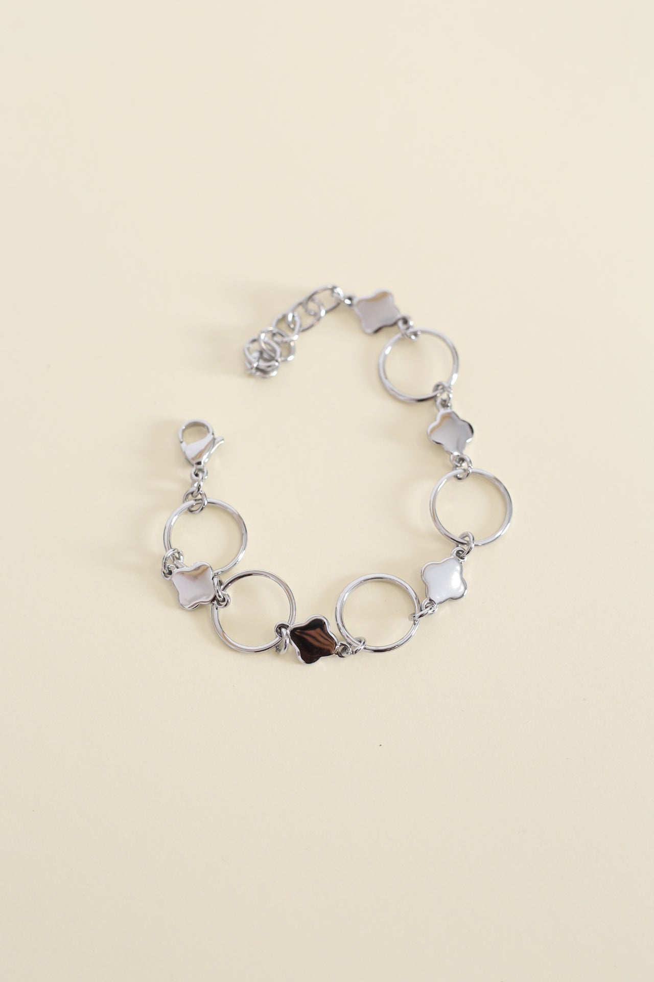 Pulsera combinada círculo y flor