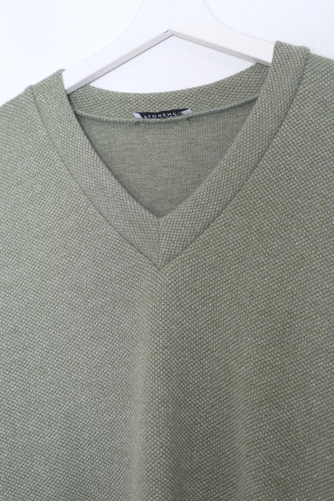 Camiseta Lisboa cuello punta