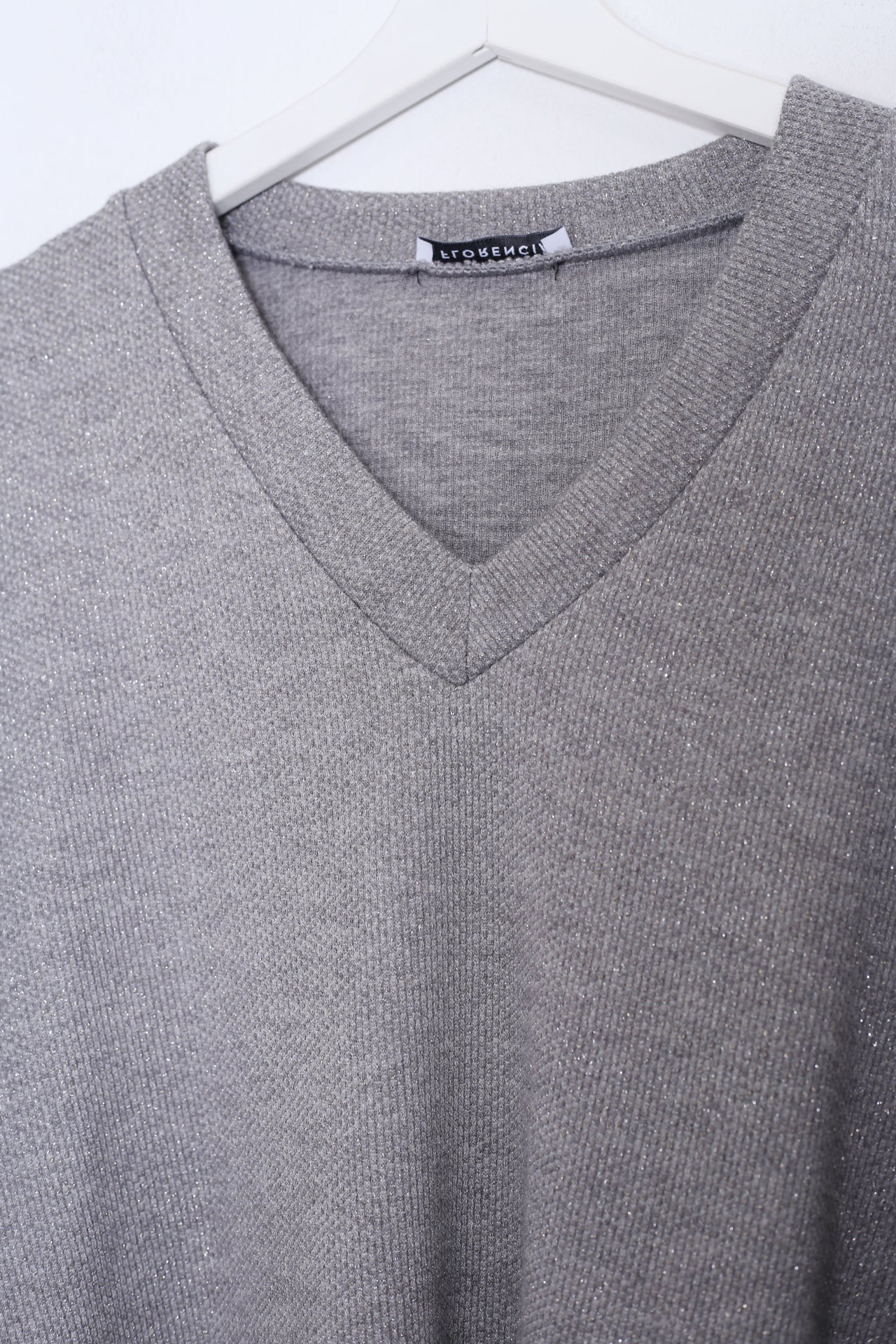 Camiseta Lisboa cuello punta