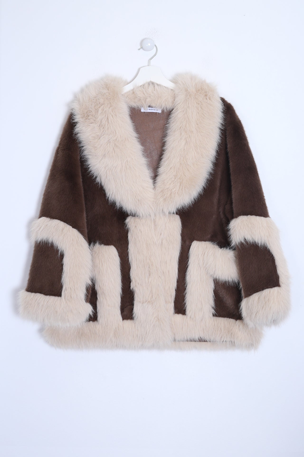 Chaqueta efecto pelo bicolor
