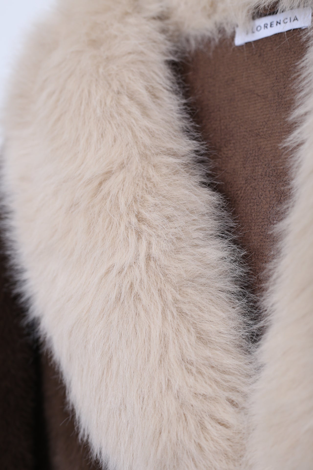Chaqueta efecto pelo bicolor