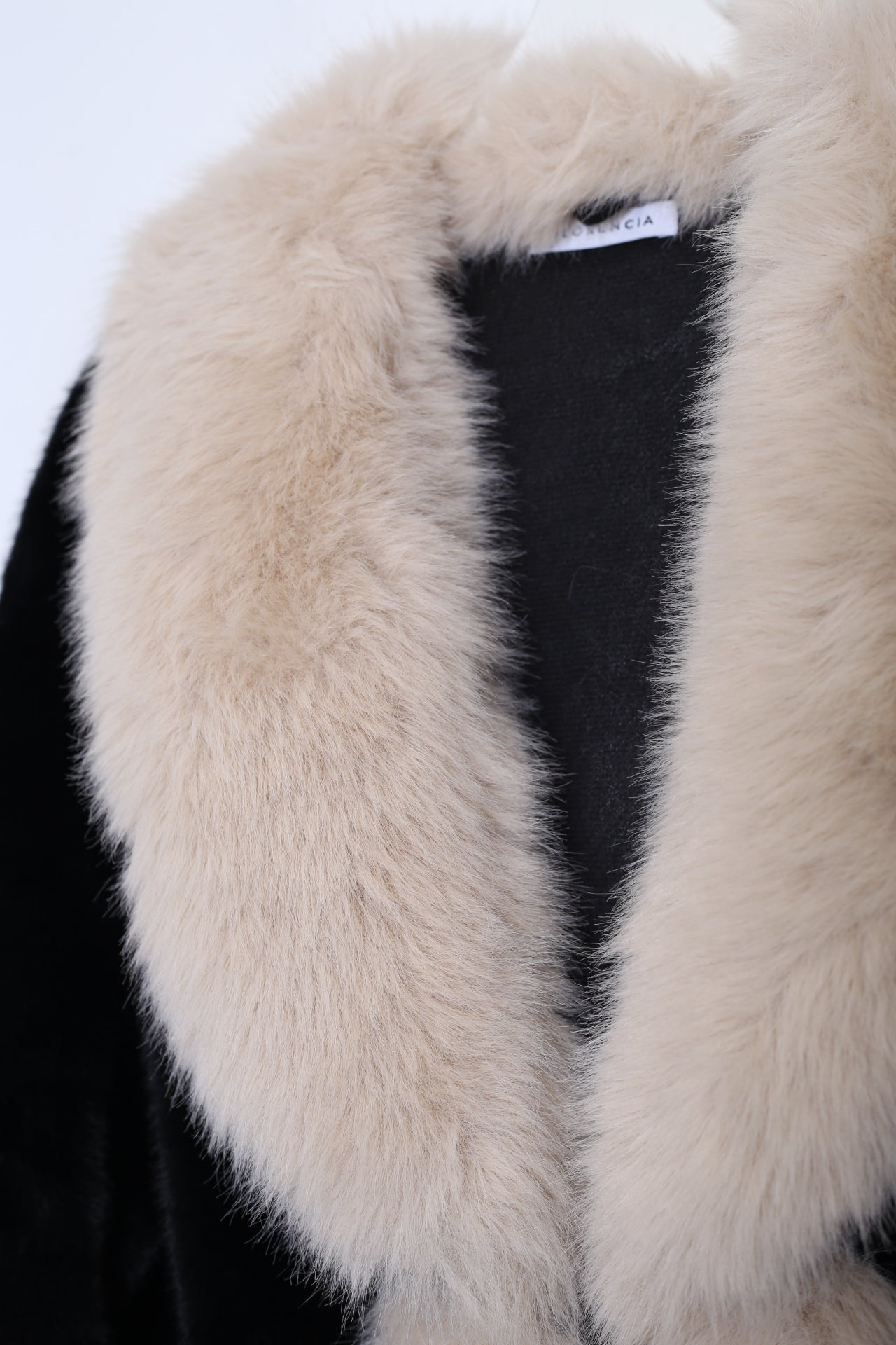 Chaqueta efecto pelo bicolor