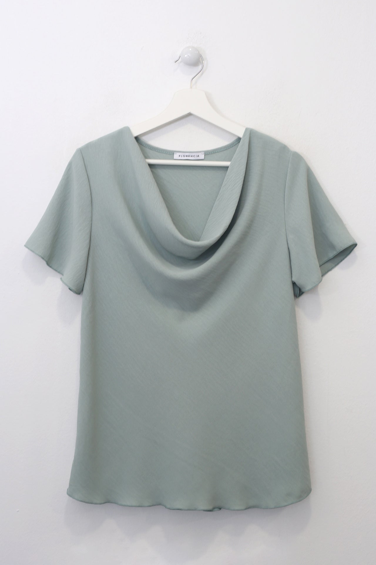 Blusa desbocada fluida