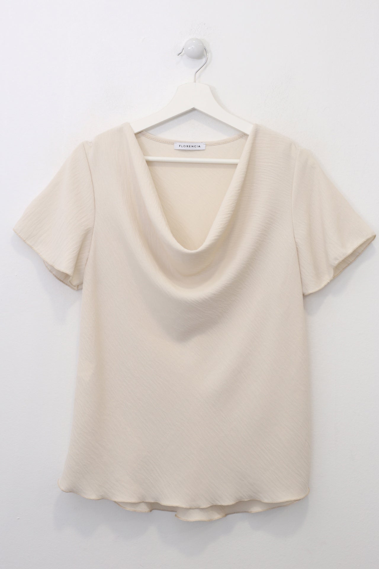 Blusa desbocada fluida